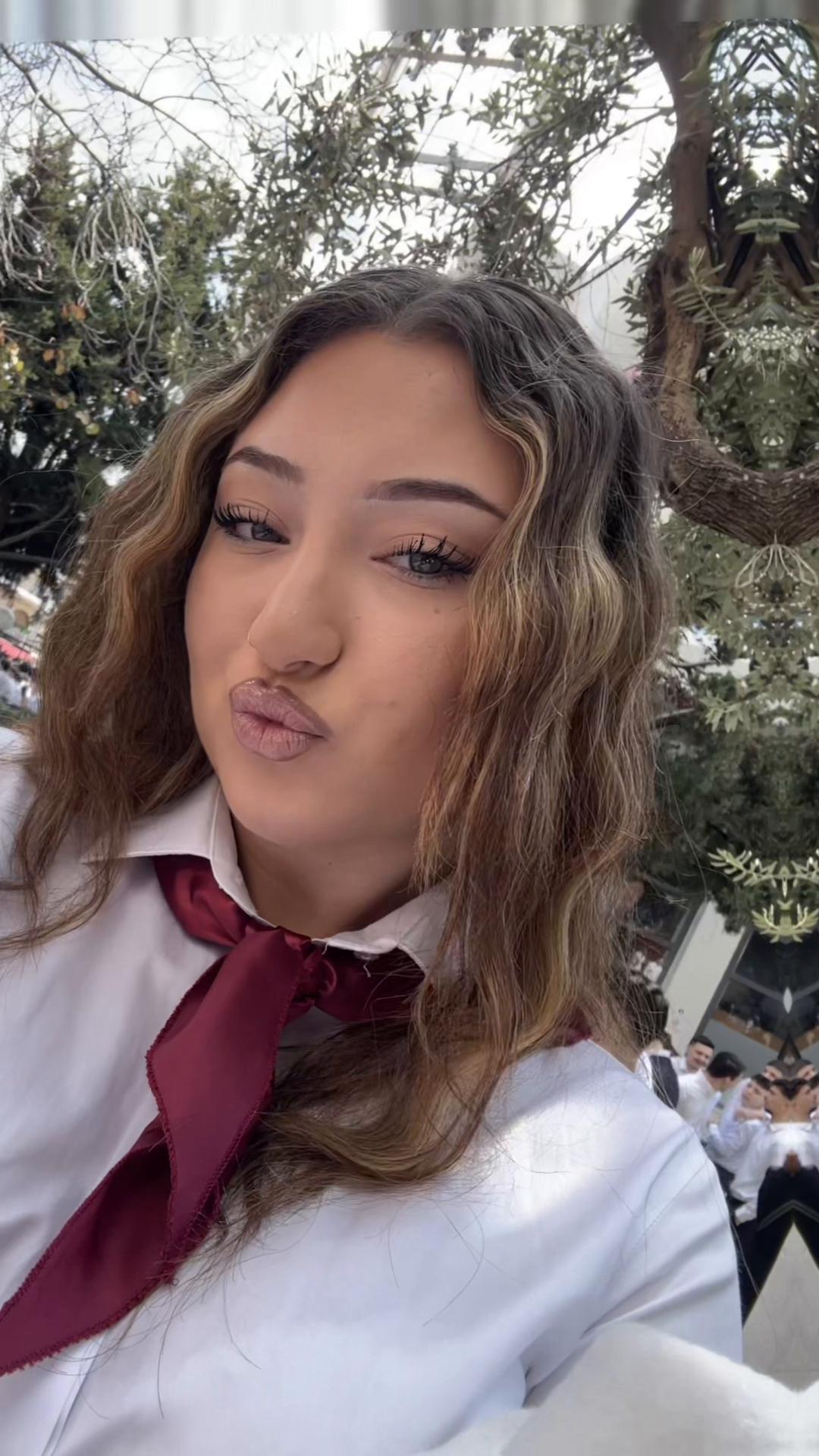 @_.elizabethp🇺🇸🇦🇱🇬🇷