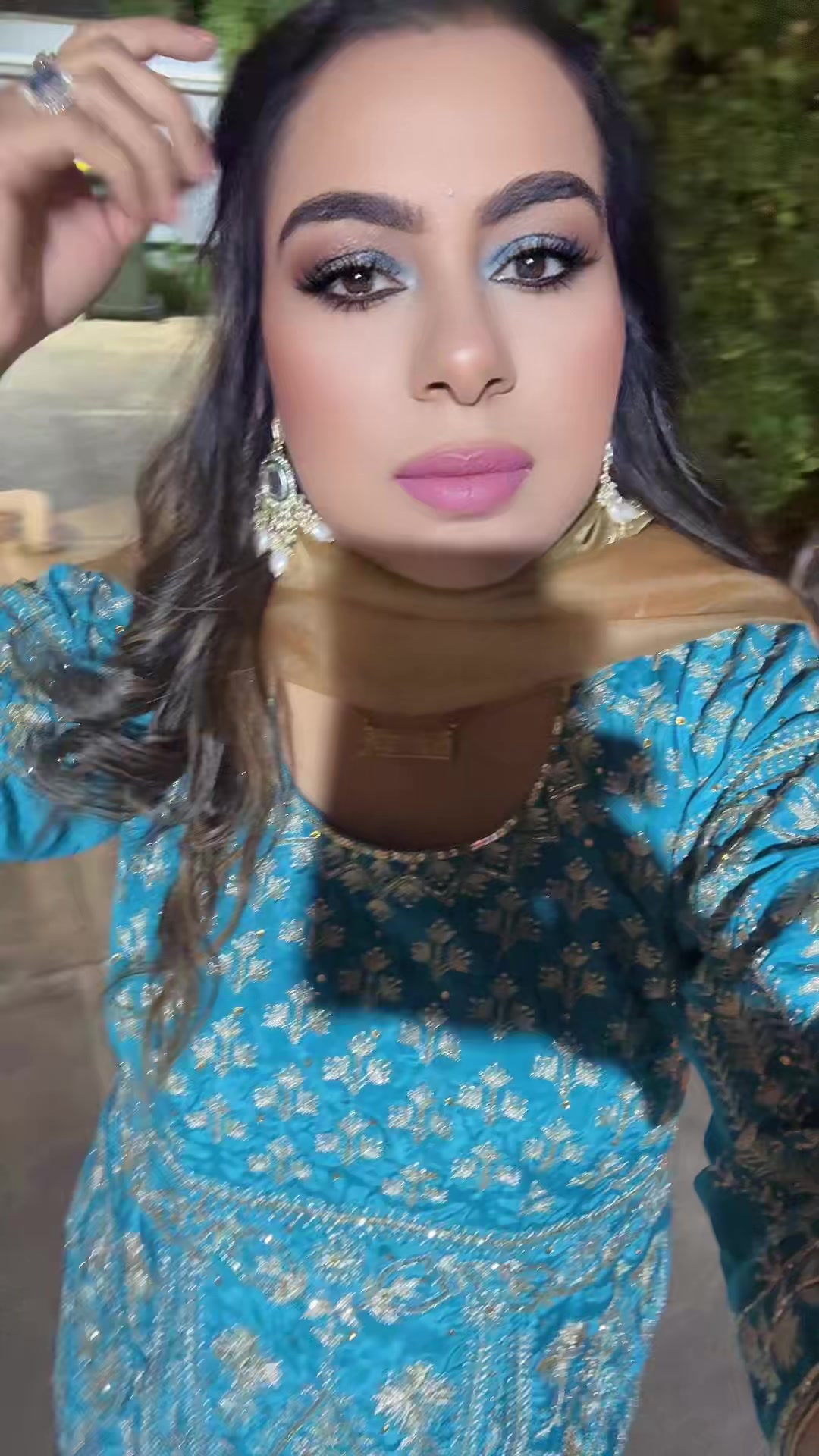 @Adelaideਆਲੇ