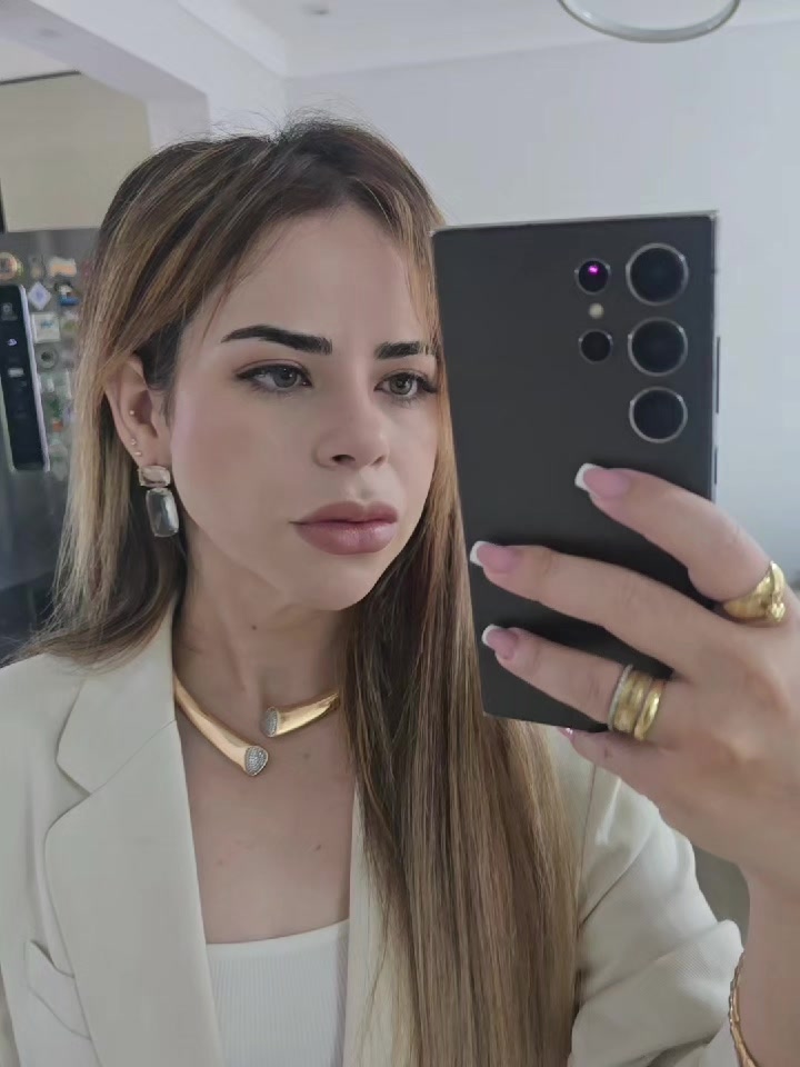 @Alessandra Lodis