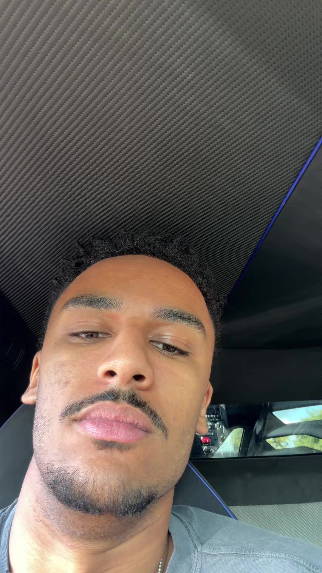 @Kéo
