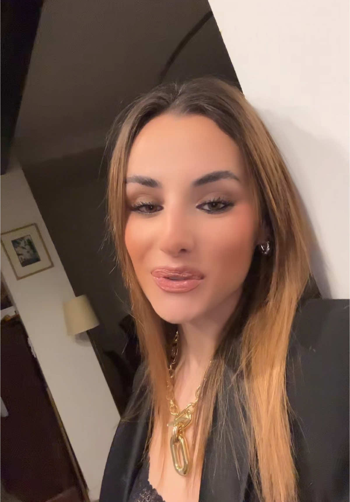 @victoriaromagne