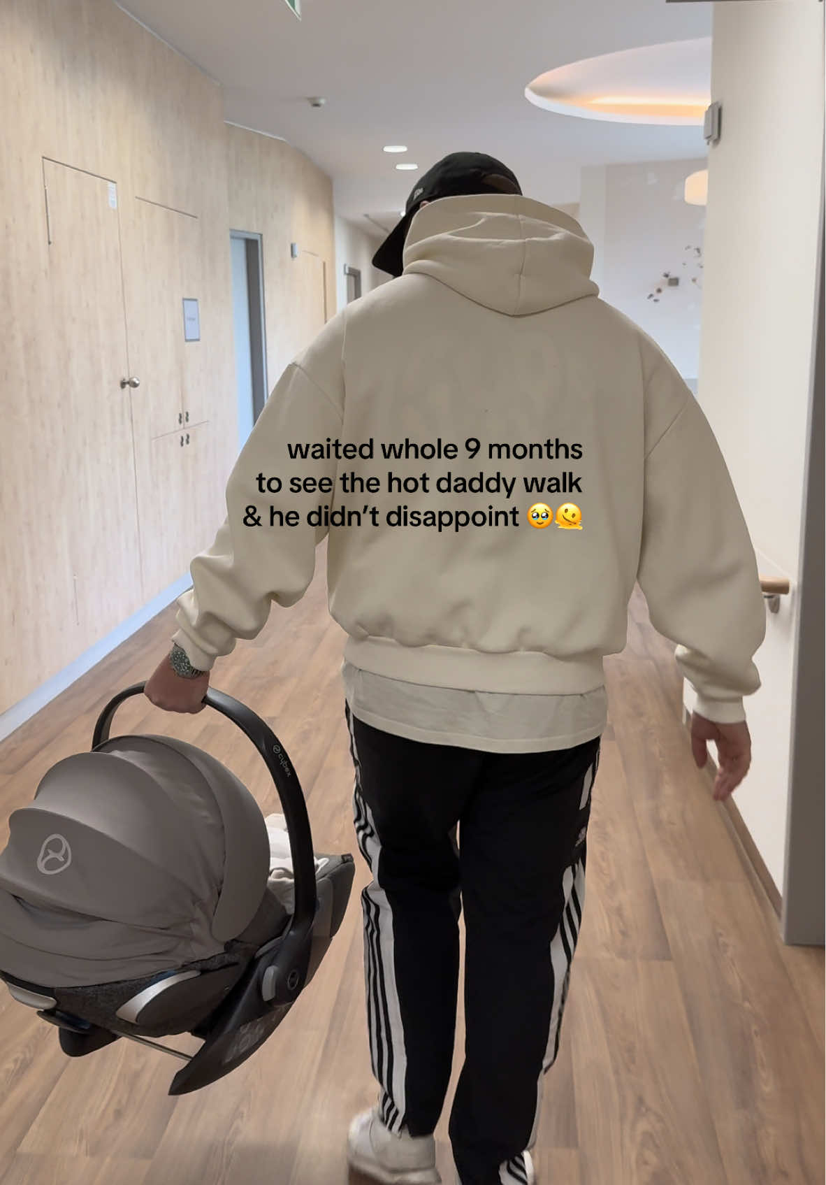 @Kimi 🧸🪩✨🧡
