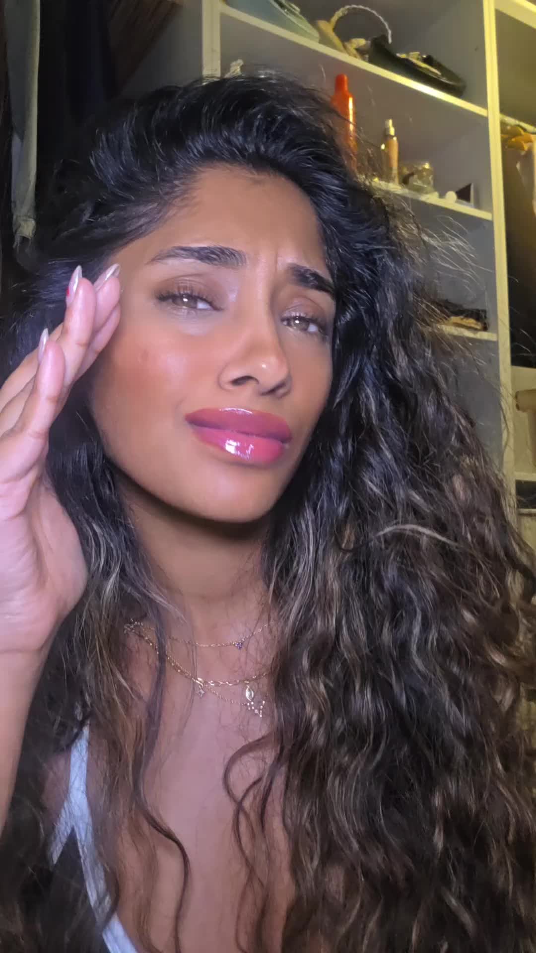 @Dinushaxo