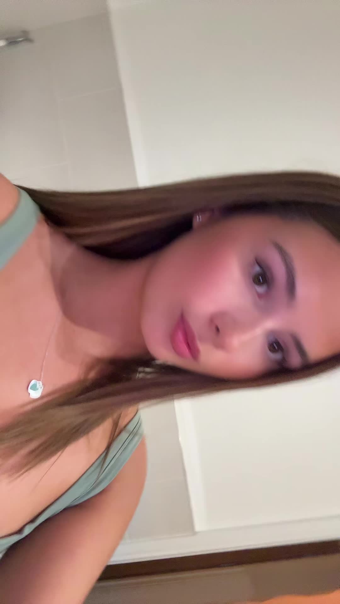 @Iz🤎