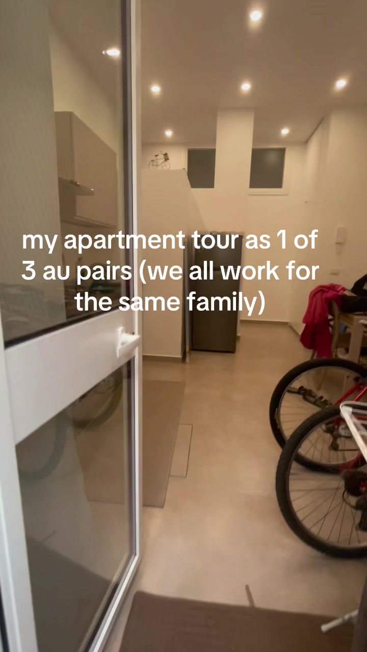 @lolaonlocation