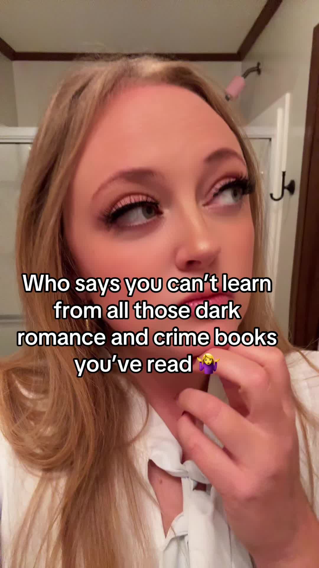 @Lissa📚✨🖤