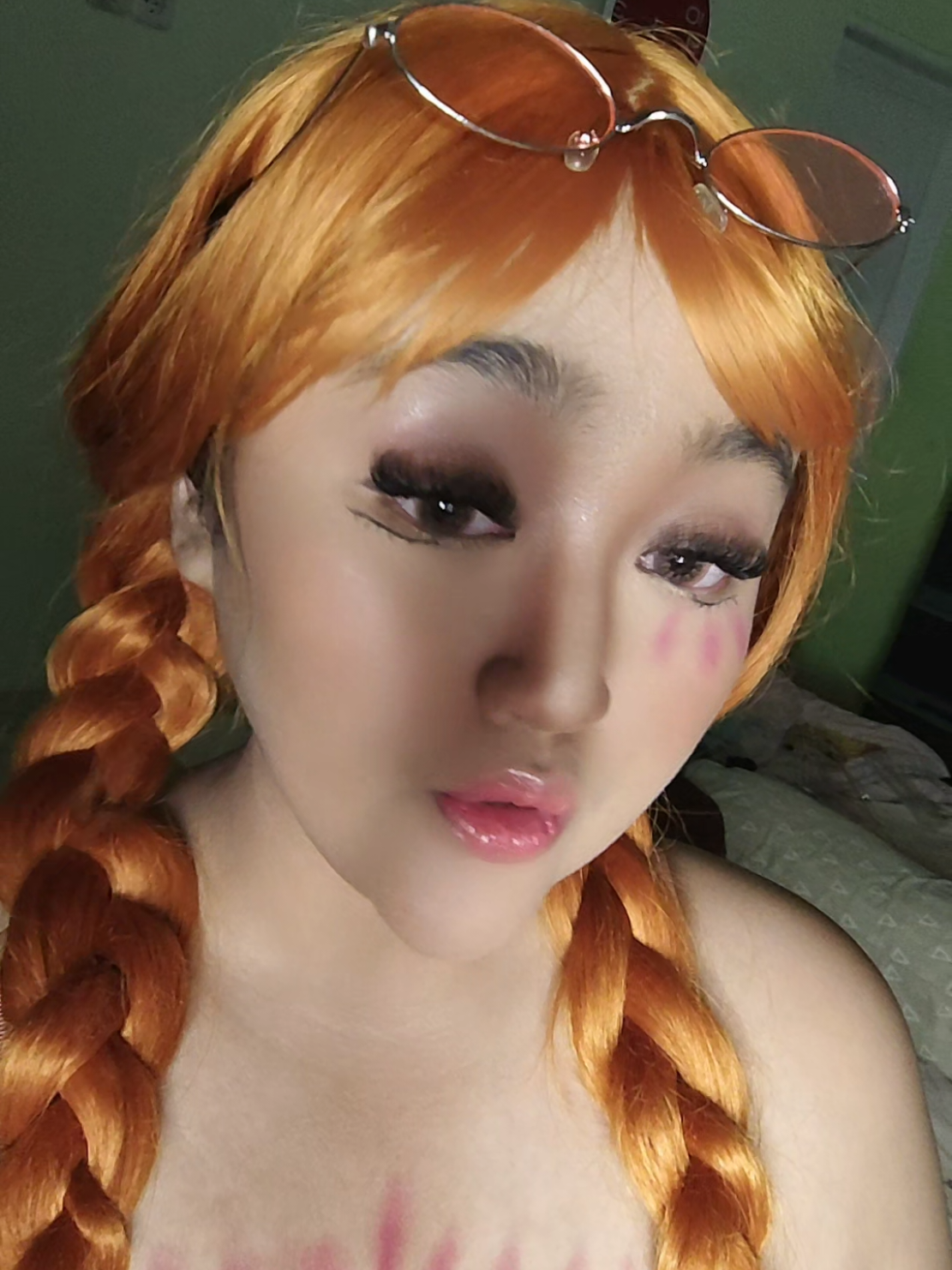 @Fey