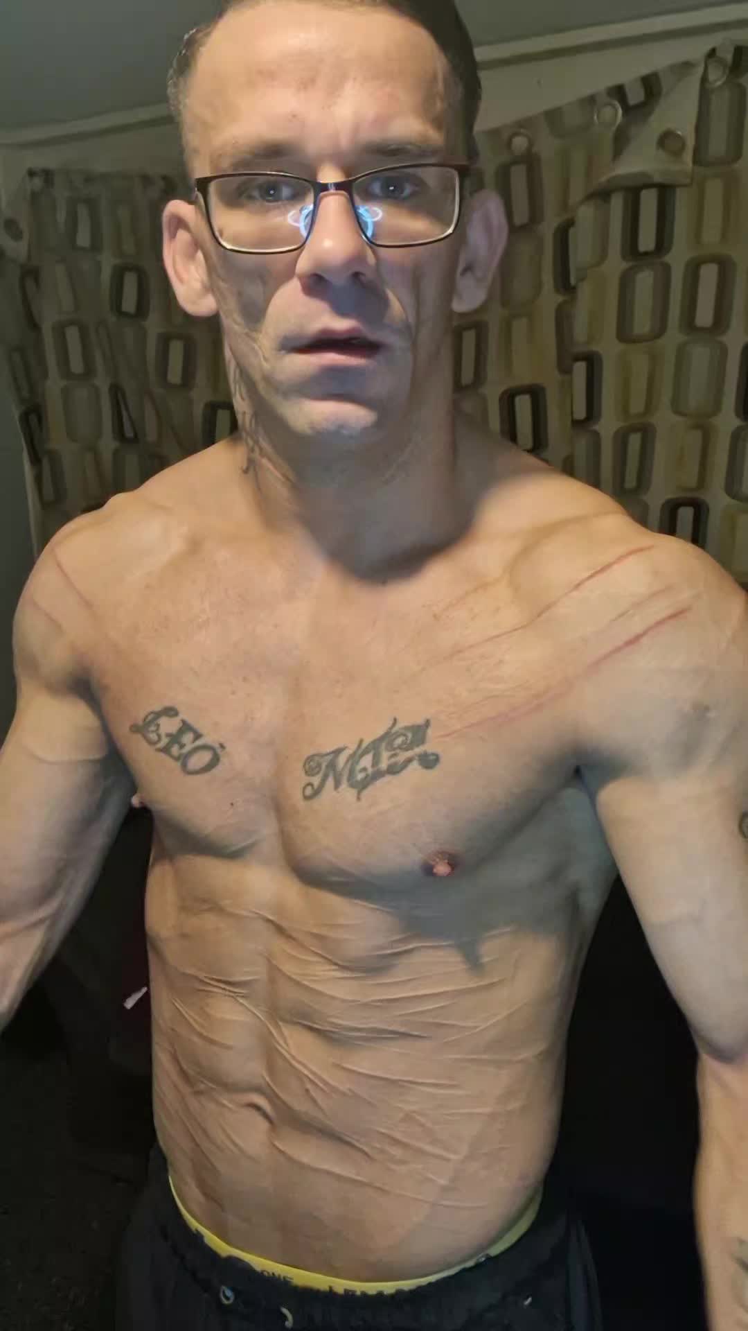 @Michael Lloyd/bodybuilder