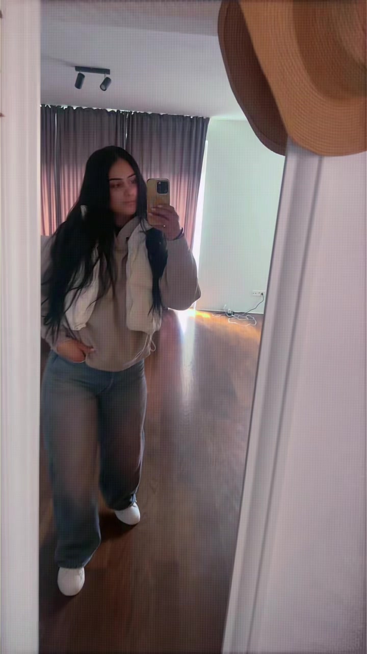 @Elena Jora
