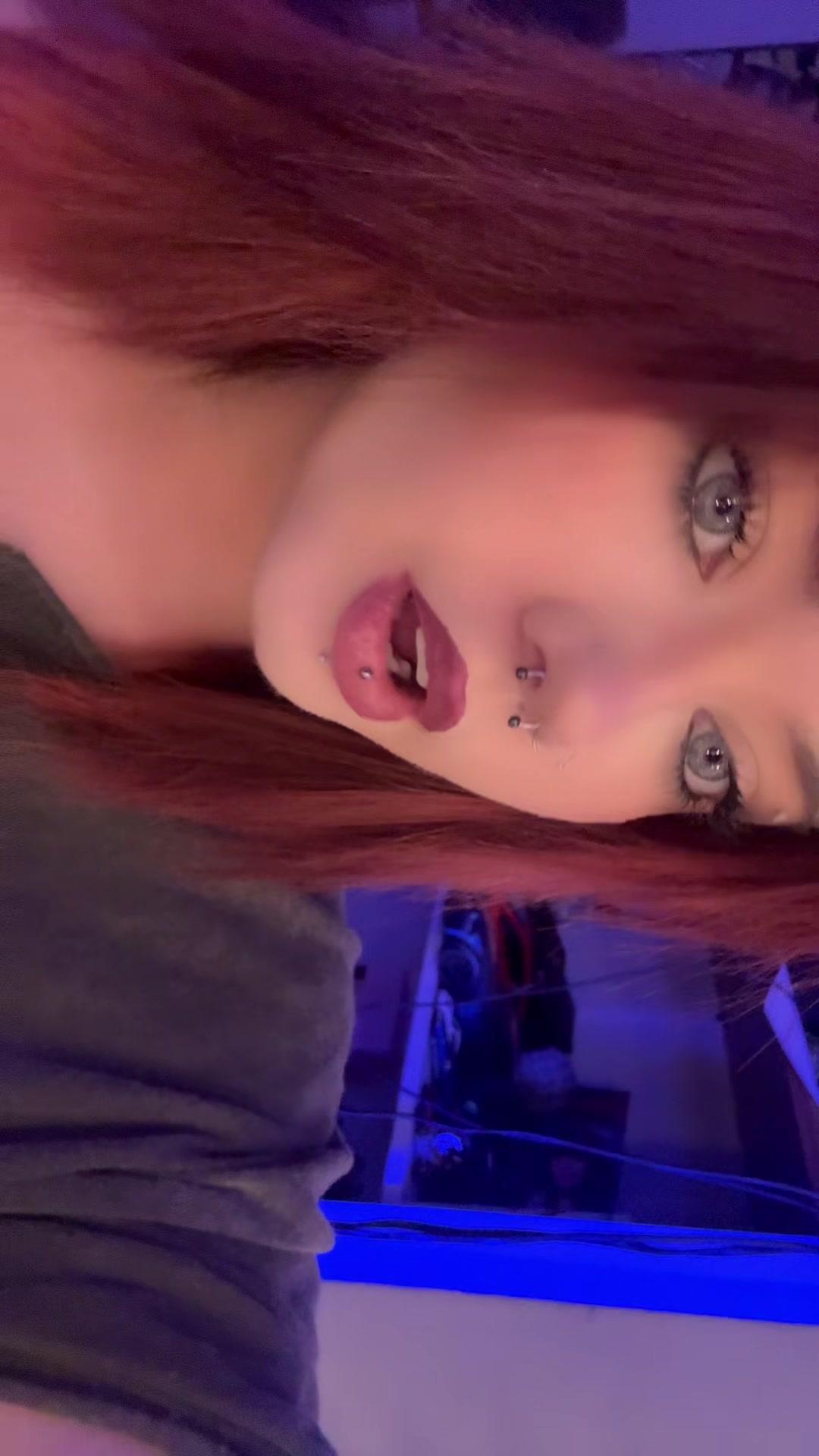 @️
