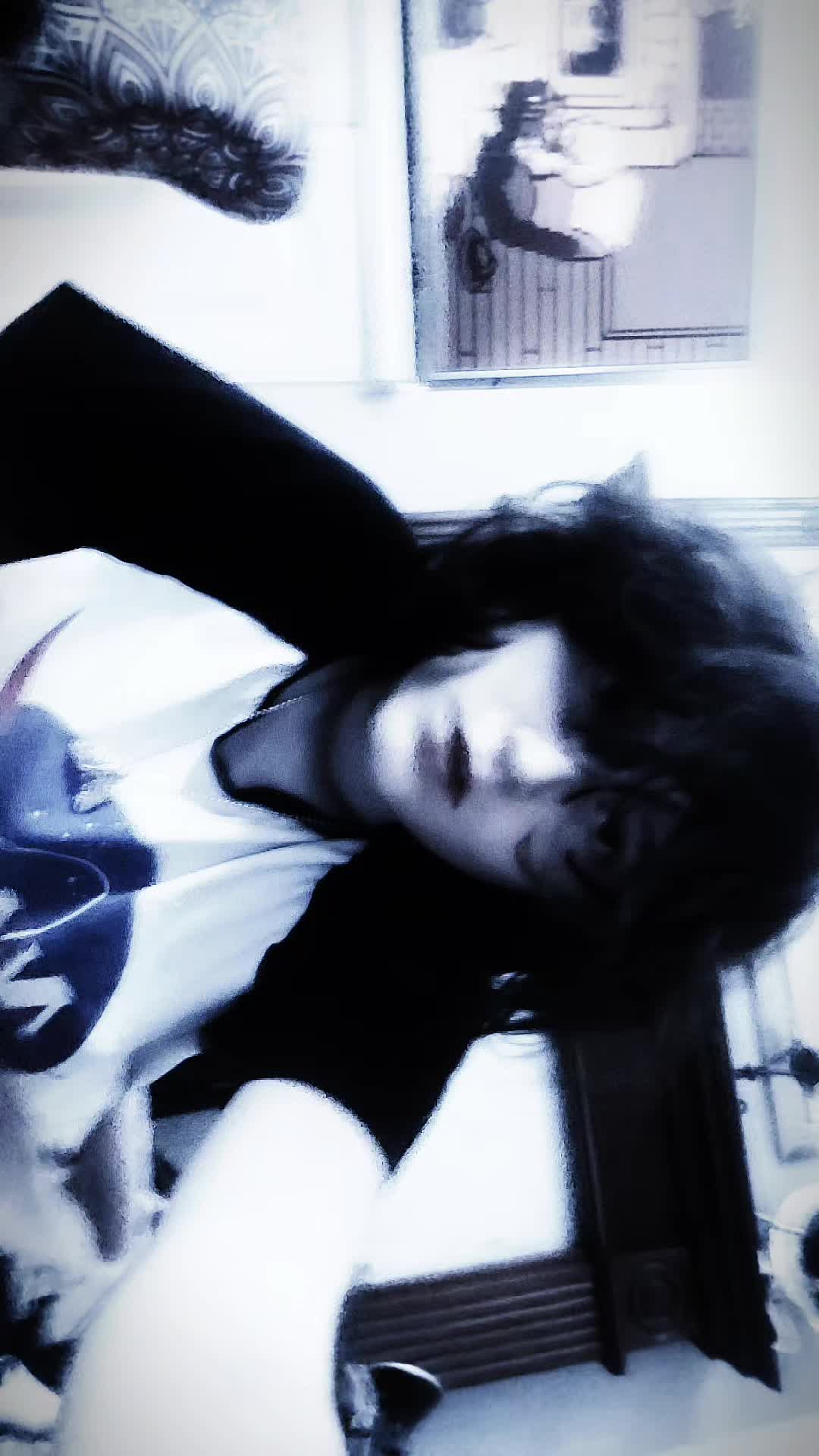 @⏤͟͟͞͞˙٭𝔨𝔢𝔯𝔬𝔰𝔦𝔫𝔢 ✩٭˚.♫