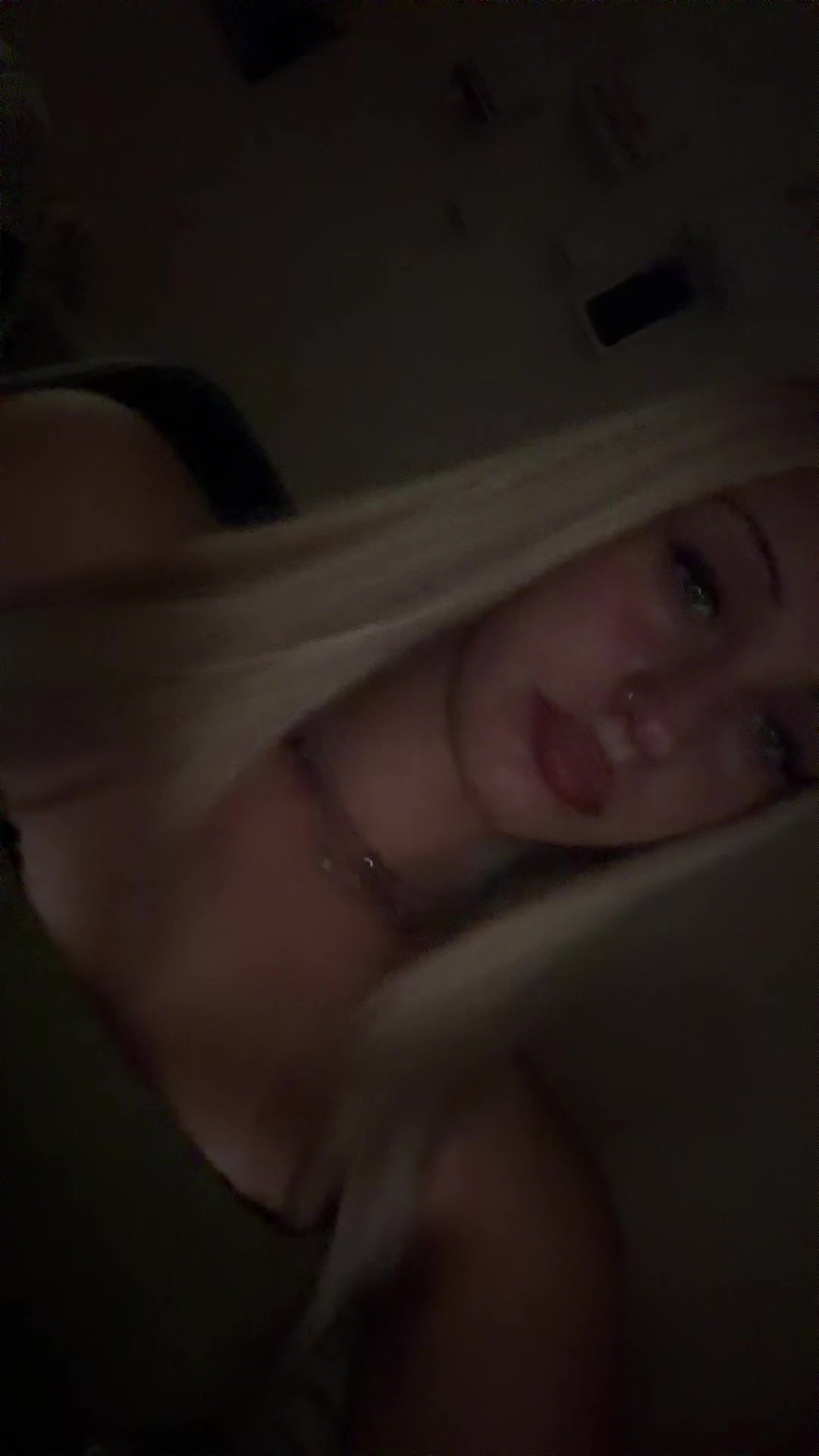 @𝐄&lsquo;🦇