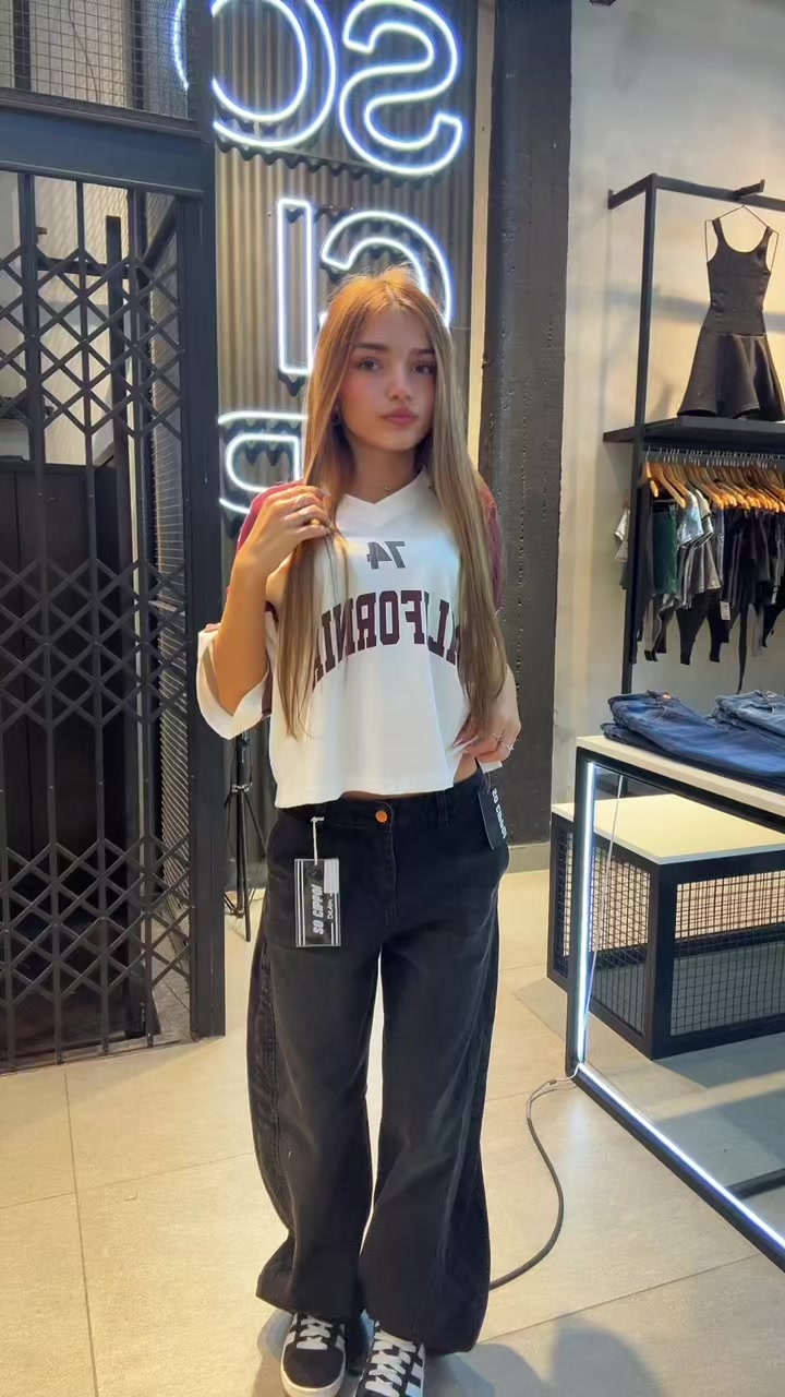 @𝑙𝑜𝑢𝑟𝑑𝑒𝑠 🤍