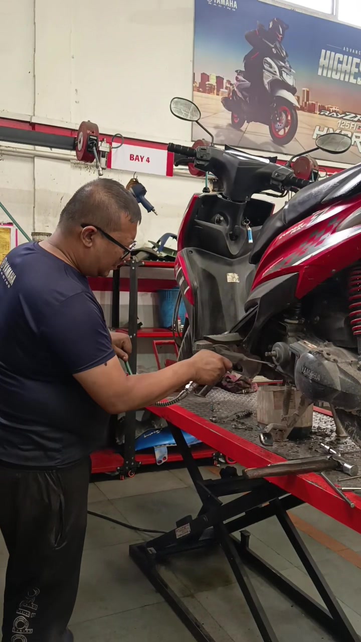 @Yamaha Tripureshowr 9801905440