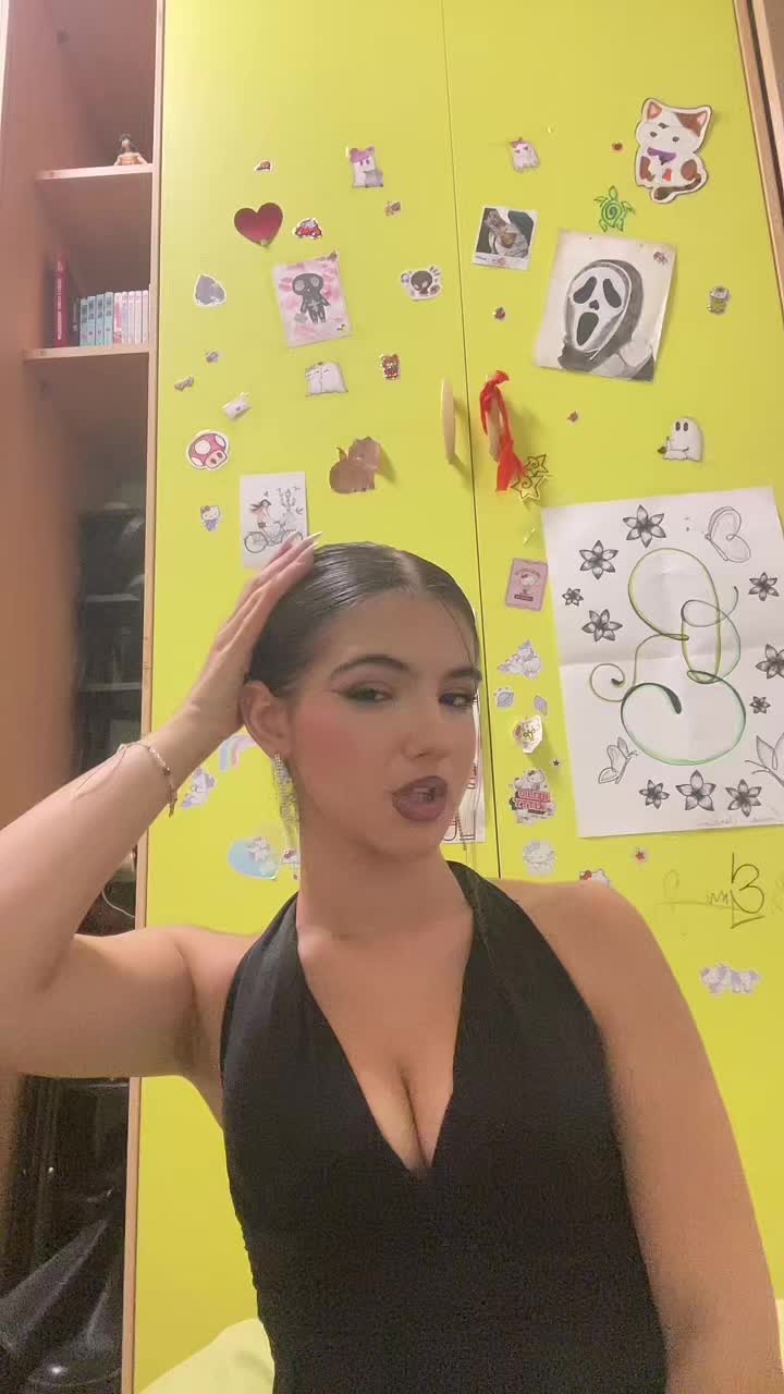 @𝕰𝖒𝖒𝖆 💋