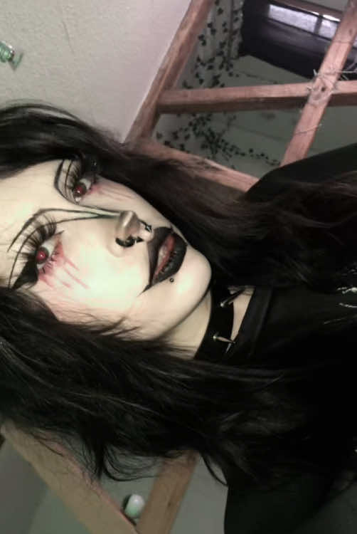 @_rotten.vampire_