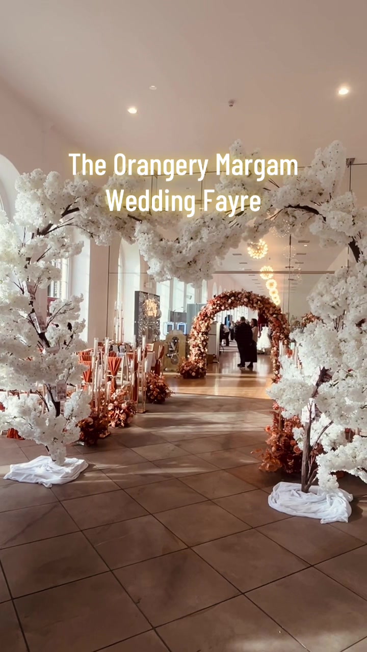 @Wedding flower & venue stylist