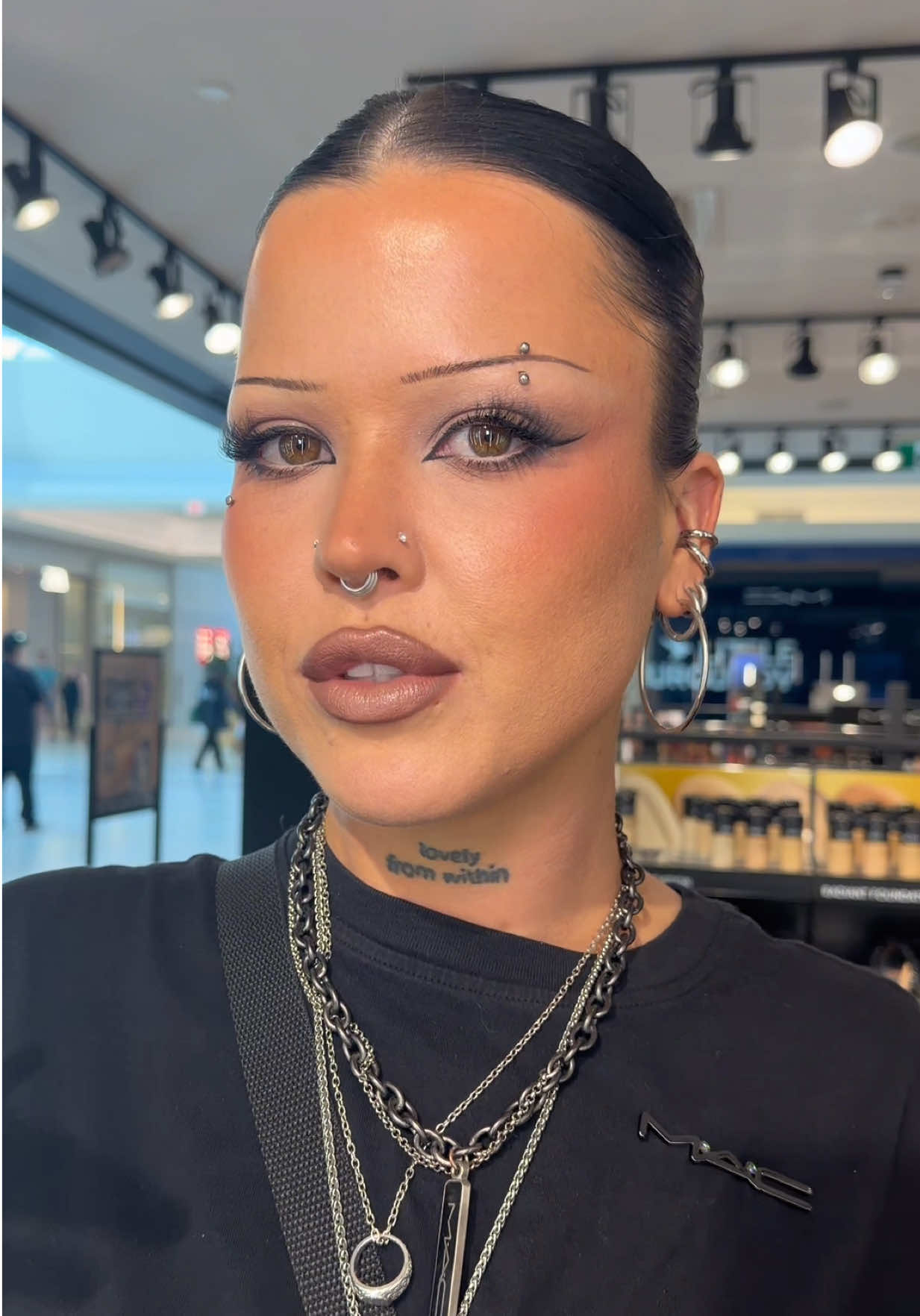 @𝕾𝖆𝖗𝖆𝖍 𝕱𝖊𝖊𝖓𝖆