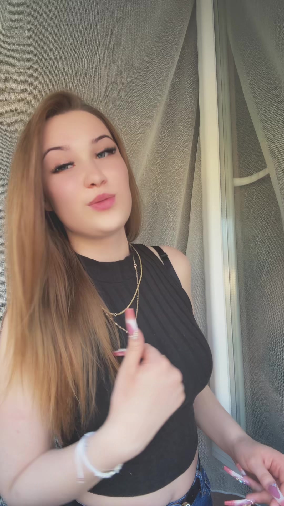 @liviakrjczár30