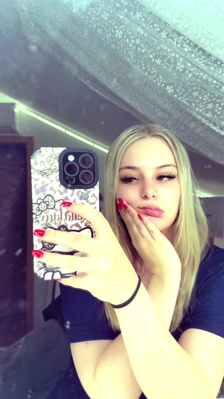 @🍒𝐧𝐧𝐚