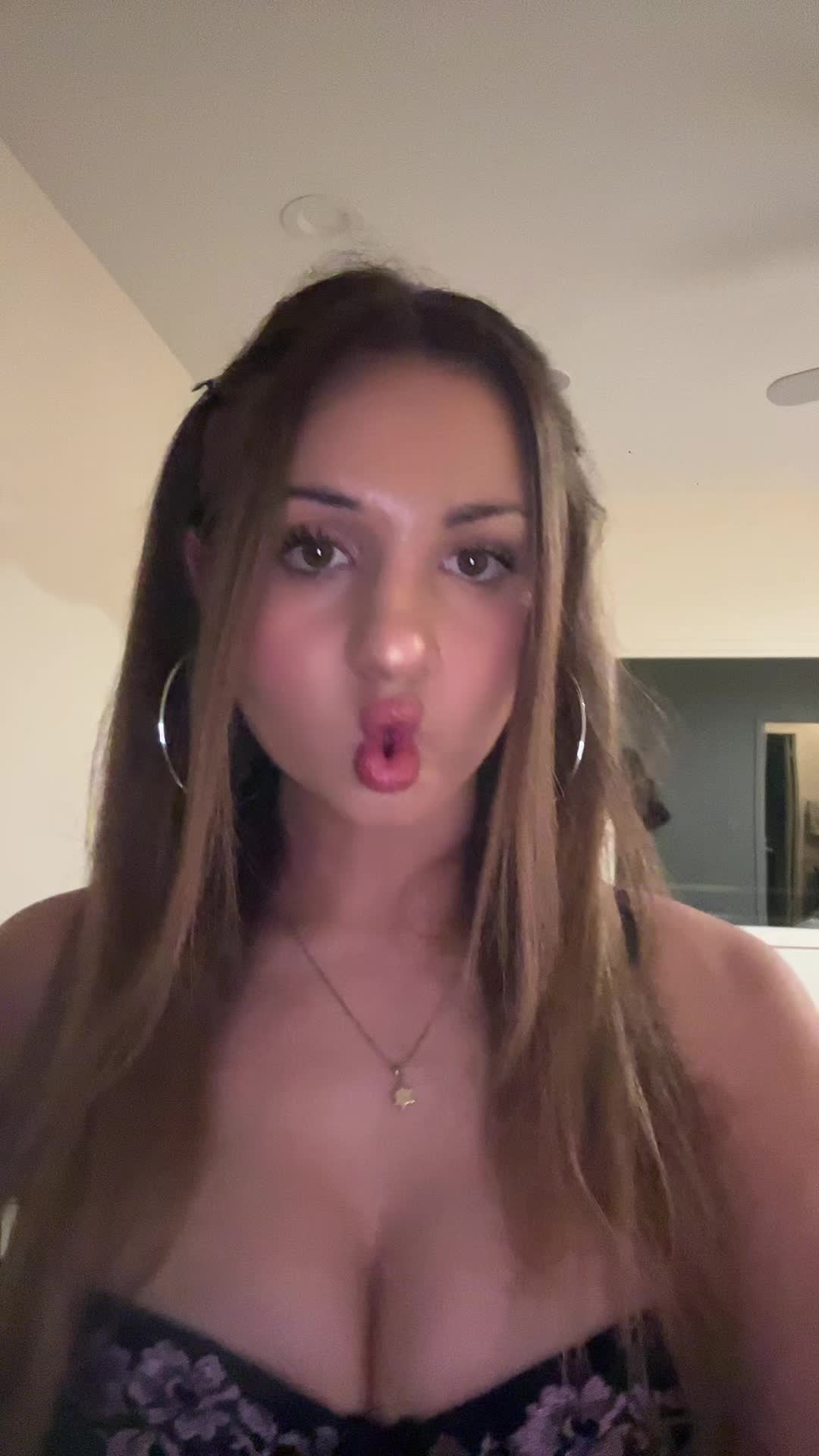 @?????