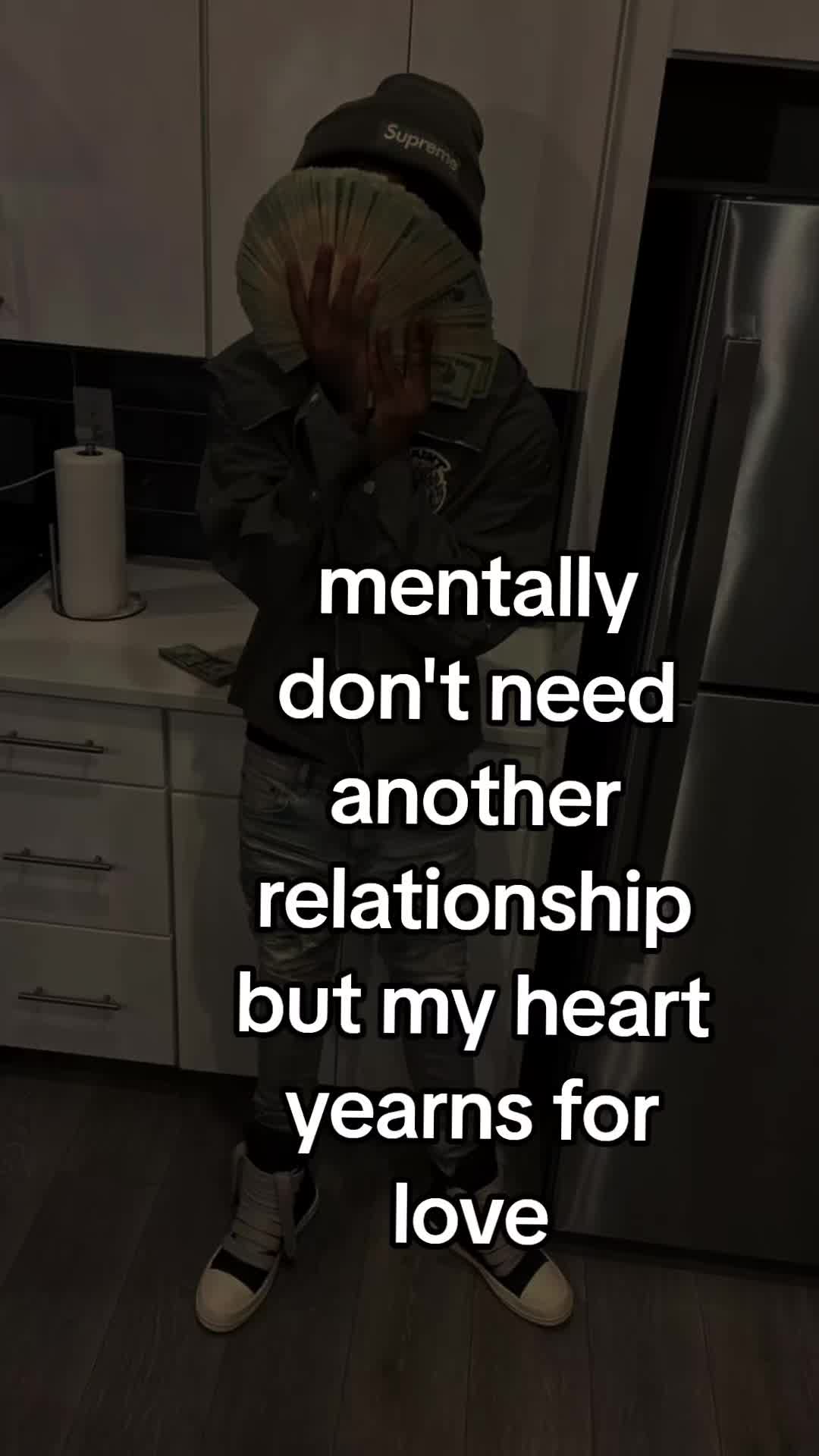 @￴