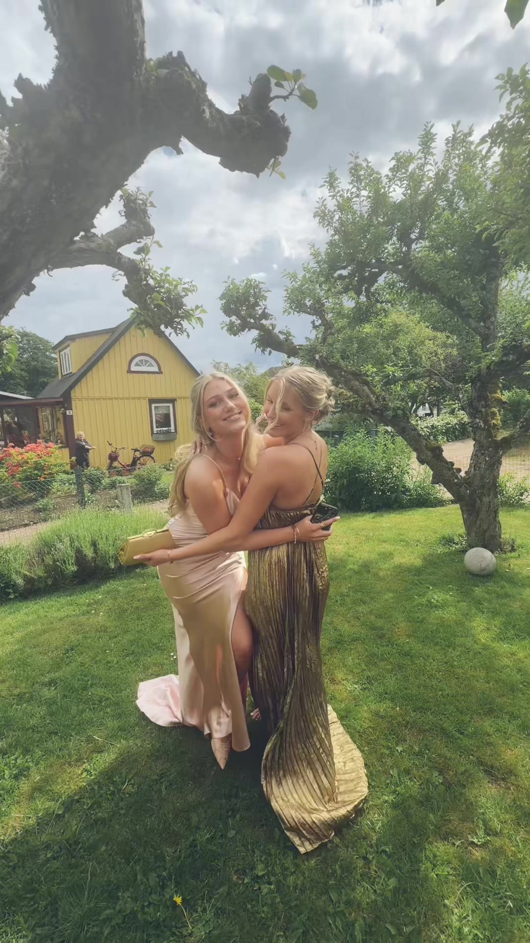 @mollywillmann