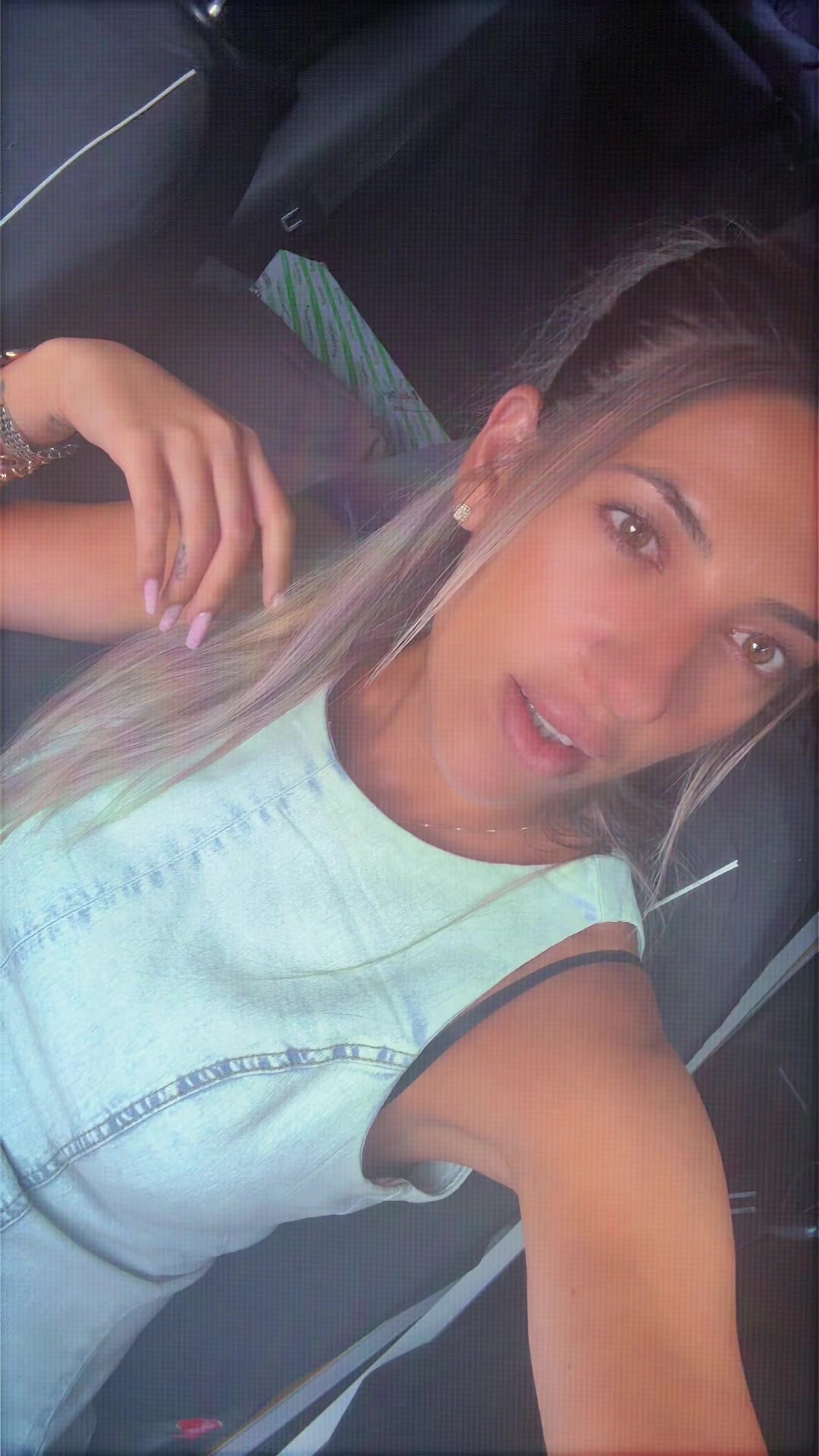 @Adela Alexandra🦋