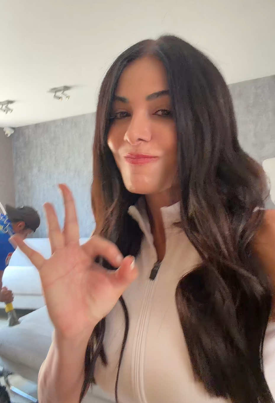 @Vanessaarias