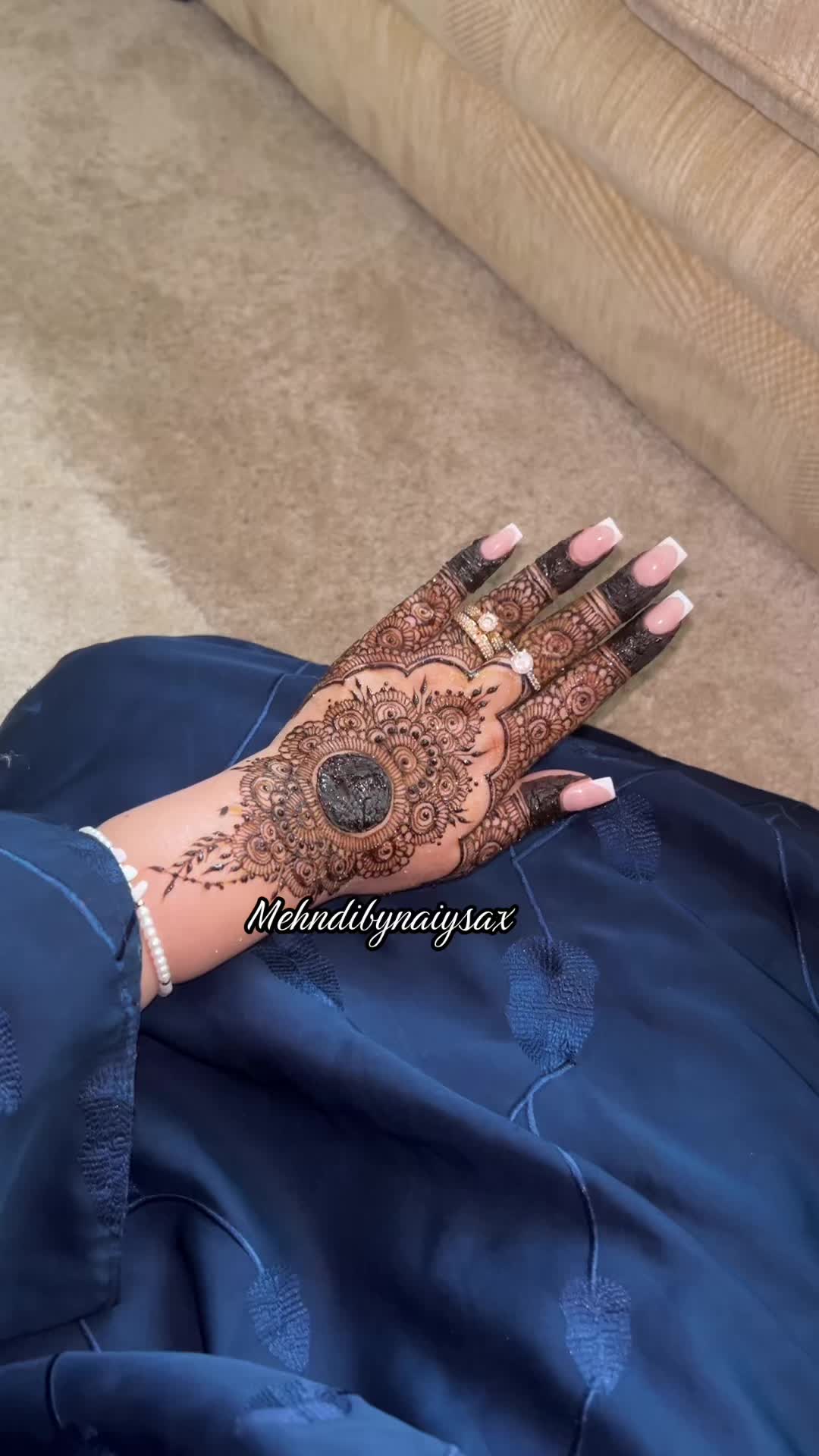 @MehndibyNaiysa🖤