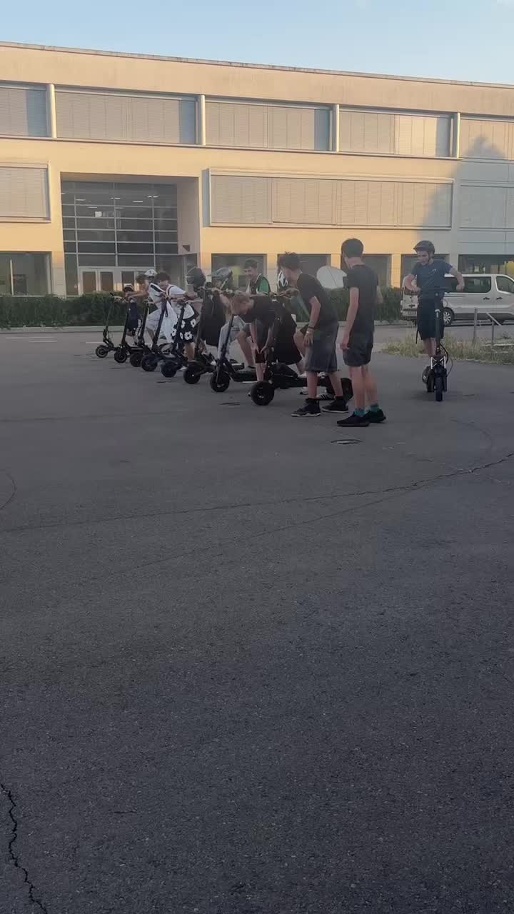 @Charly 🏔️ 🛴