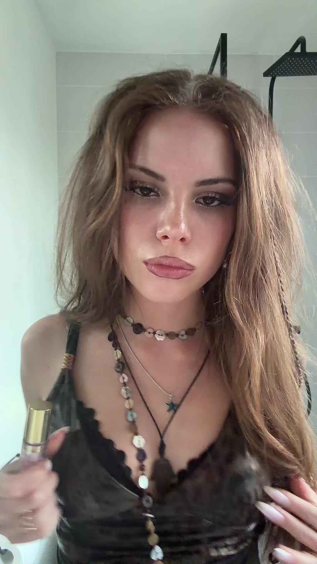 @isobel