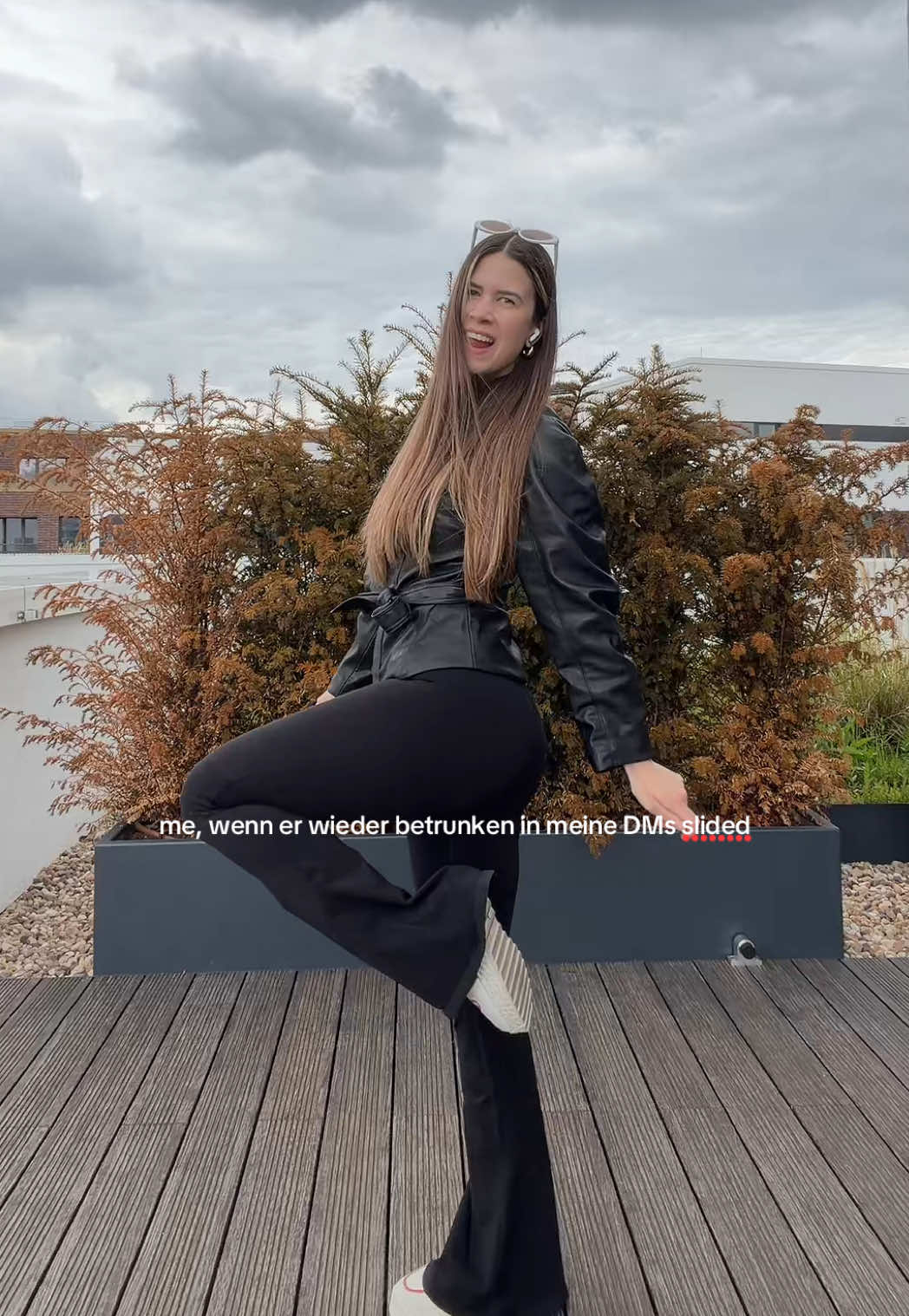 @JULIAONAIR