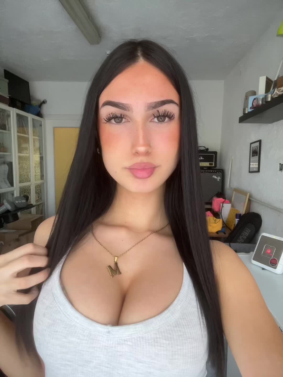 @𝐌