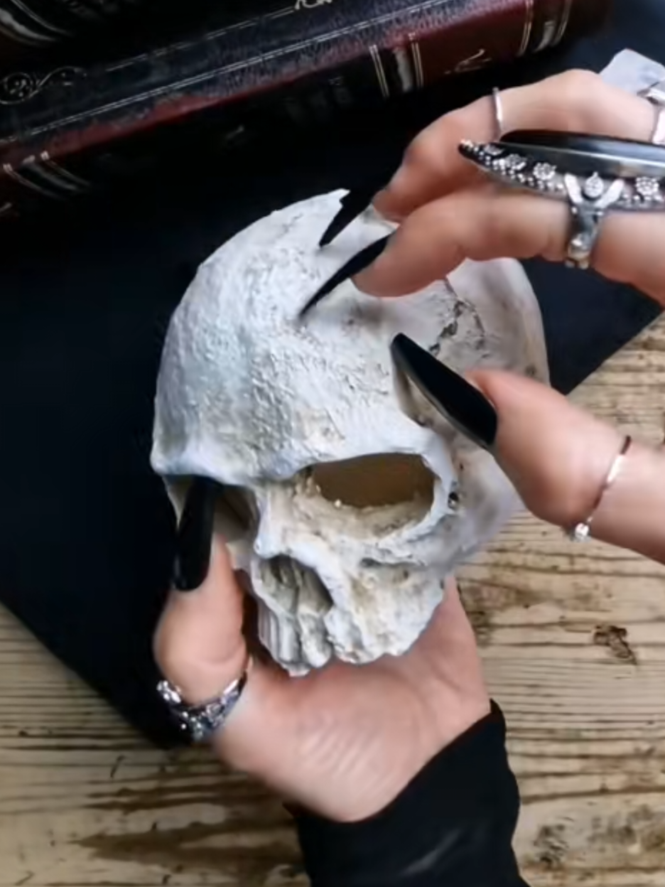 @Dark Raven ASMR