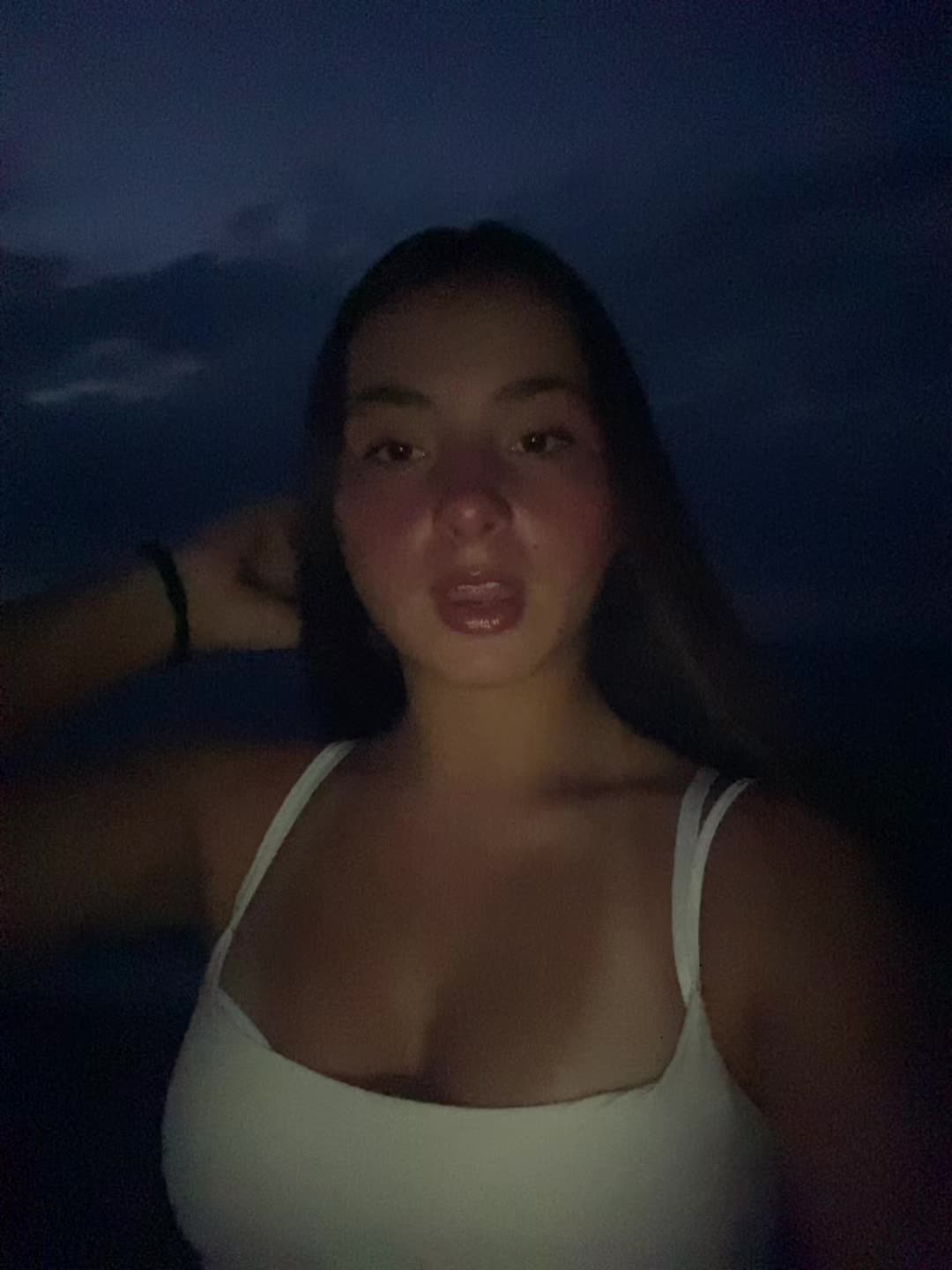 @_theodoraa__
