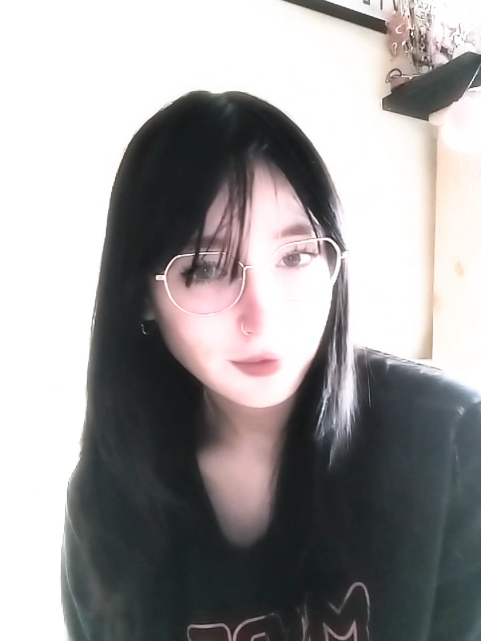 @𝑬𝒎𝒊 🎀