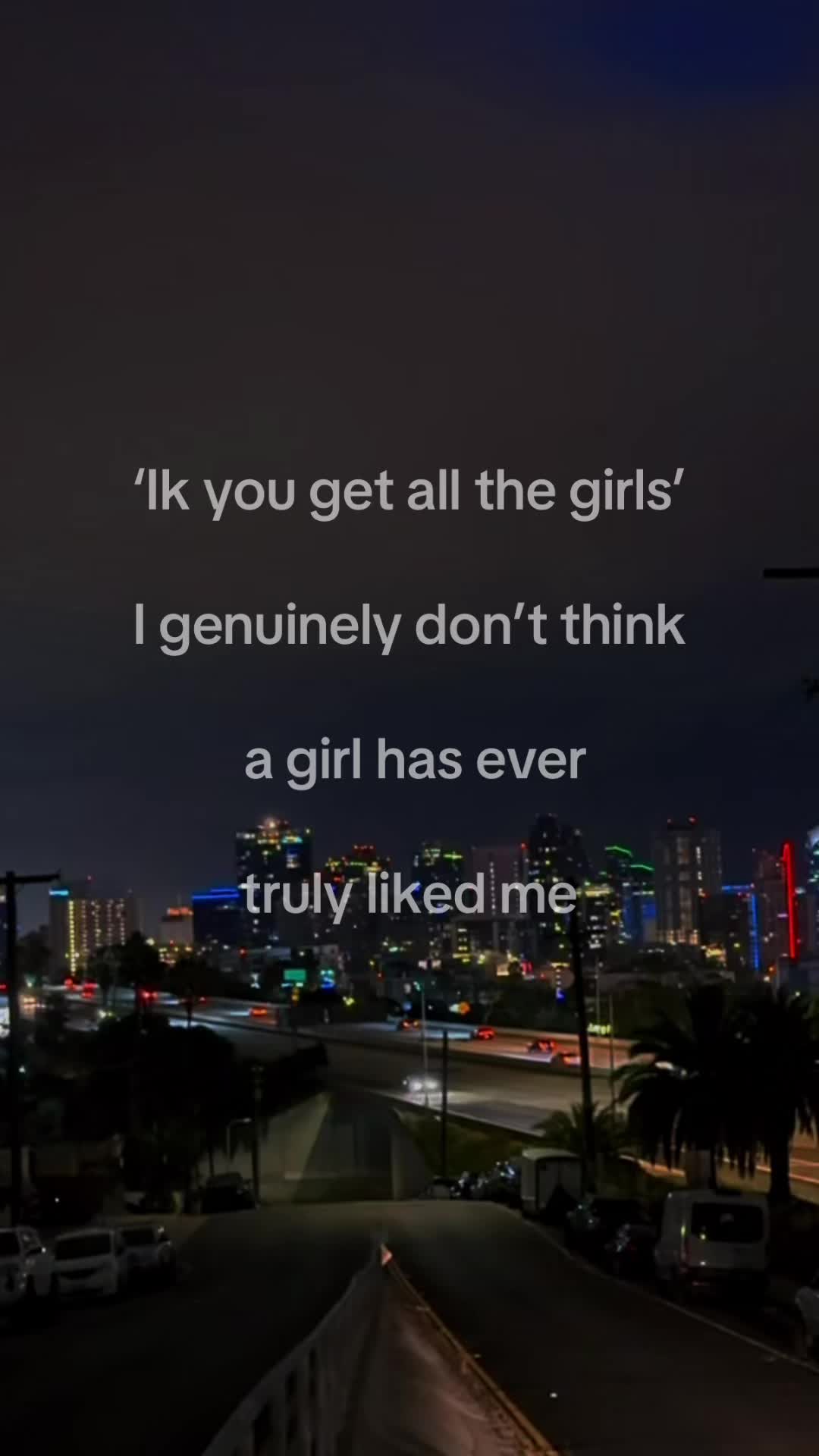 @🦍