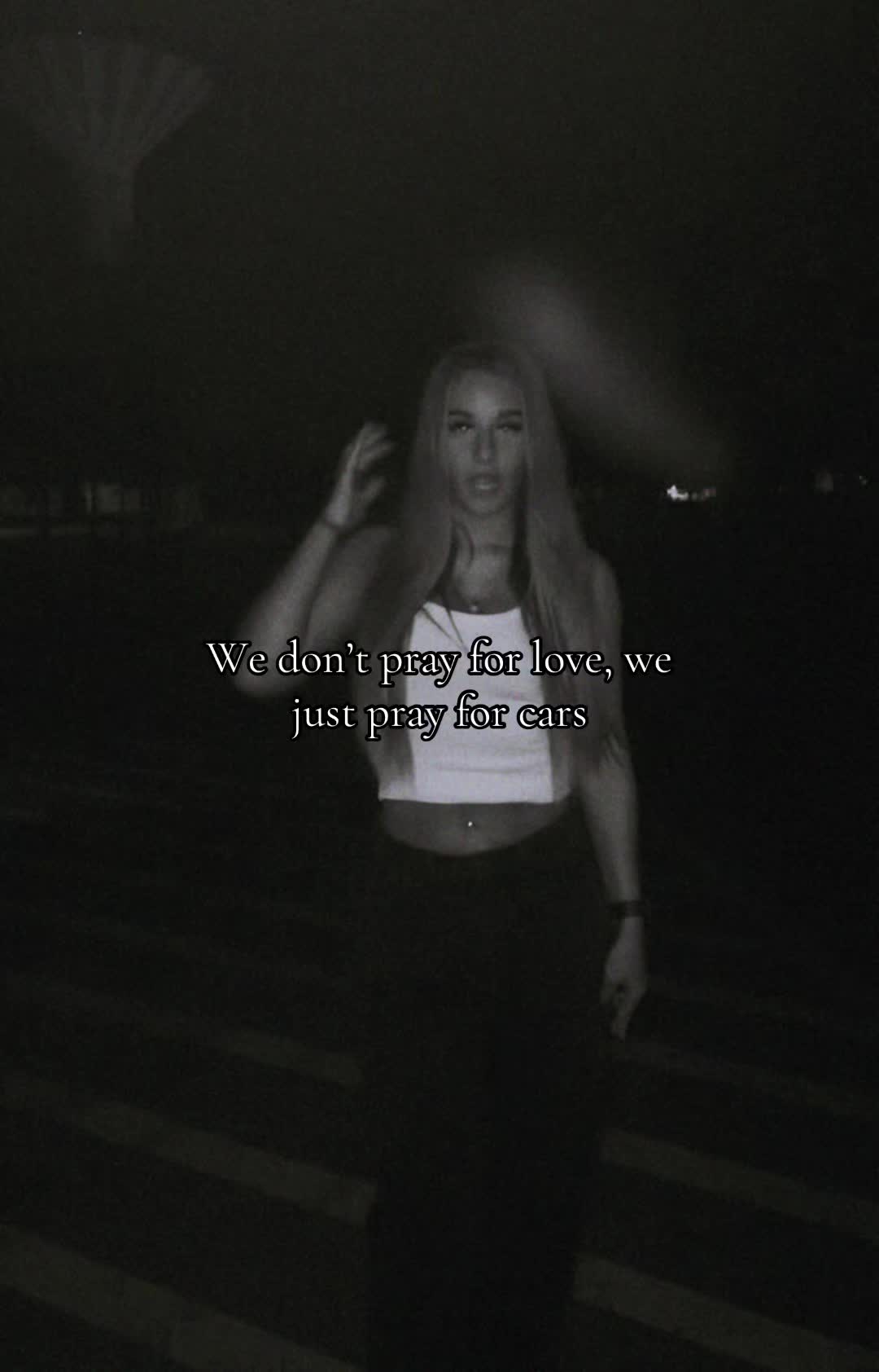 @Alexandra Moldov&aacute;n