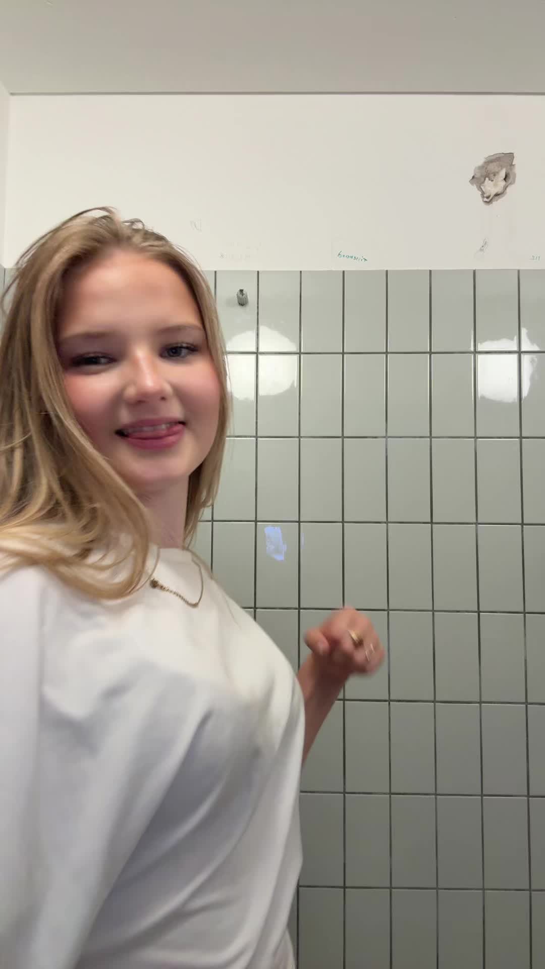 @Elinor🪭♥️
