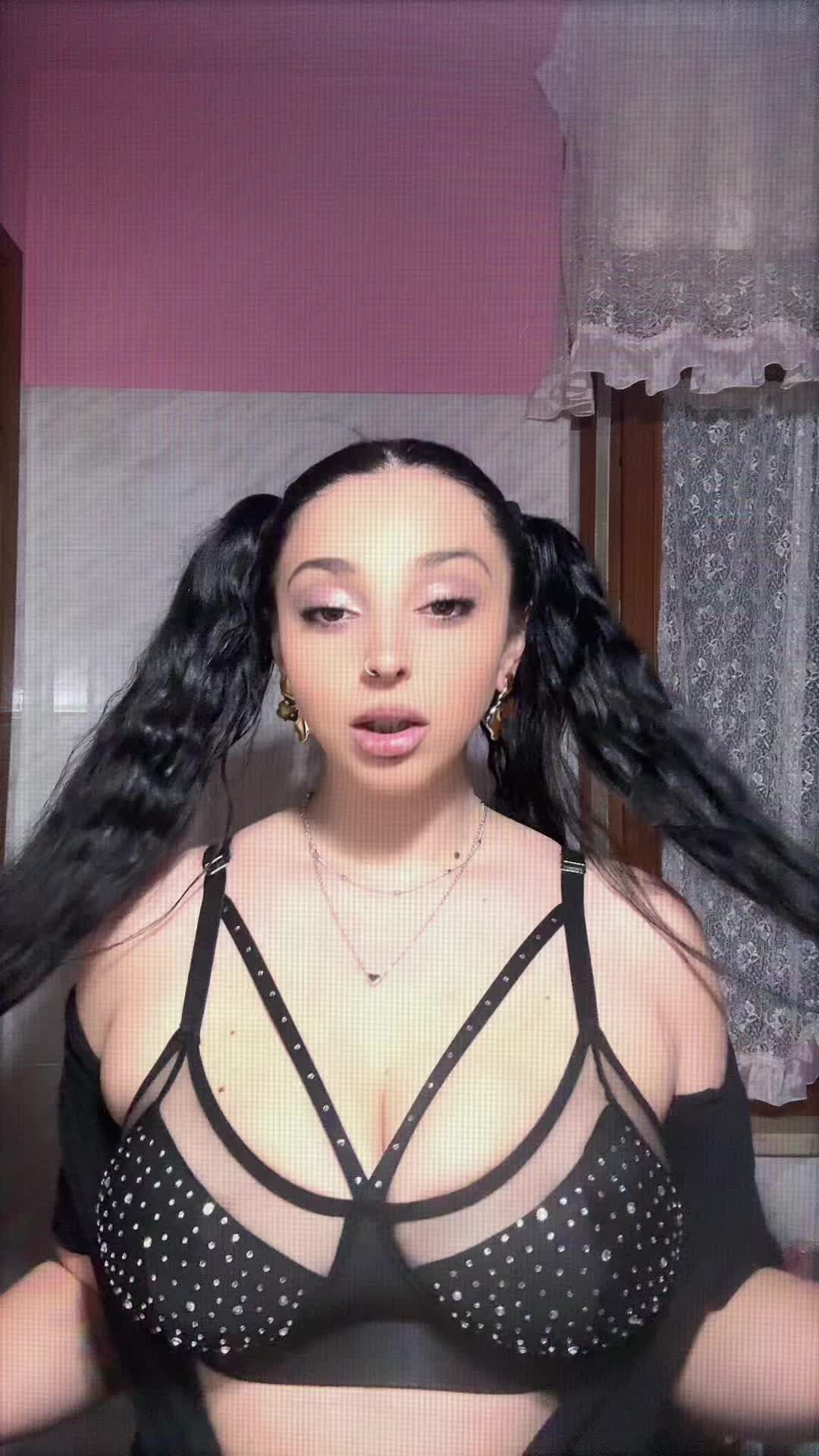 @Big__eyes 🍒