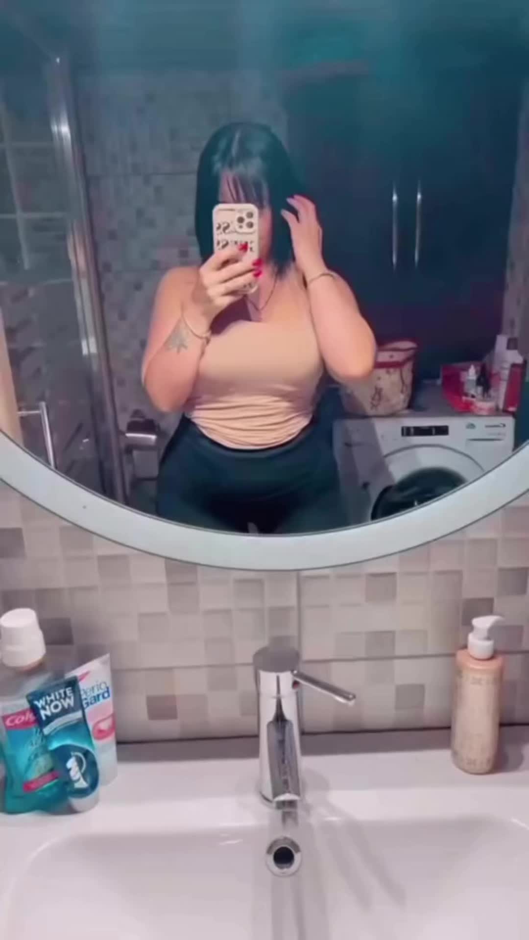 @Efi_Christy🍒