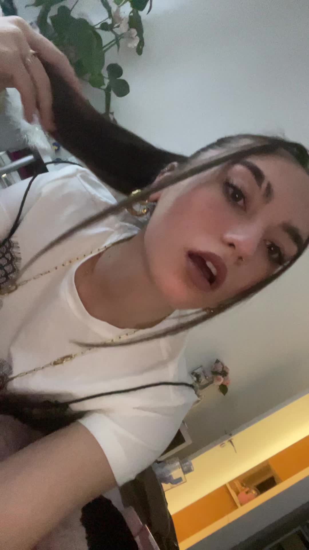 @Laura🪩🤘