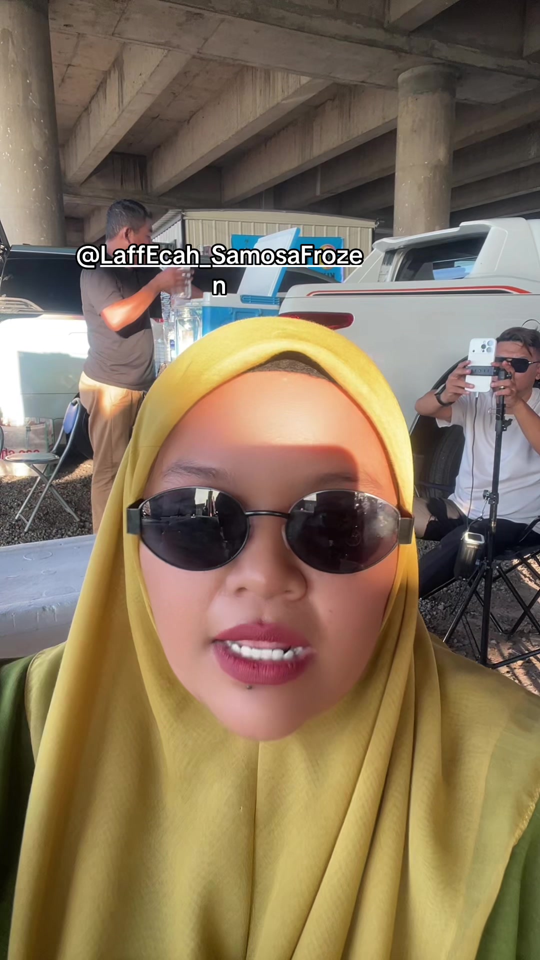 @SamosaFrozenByLaffEcah