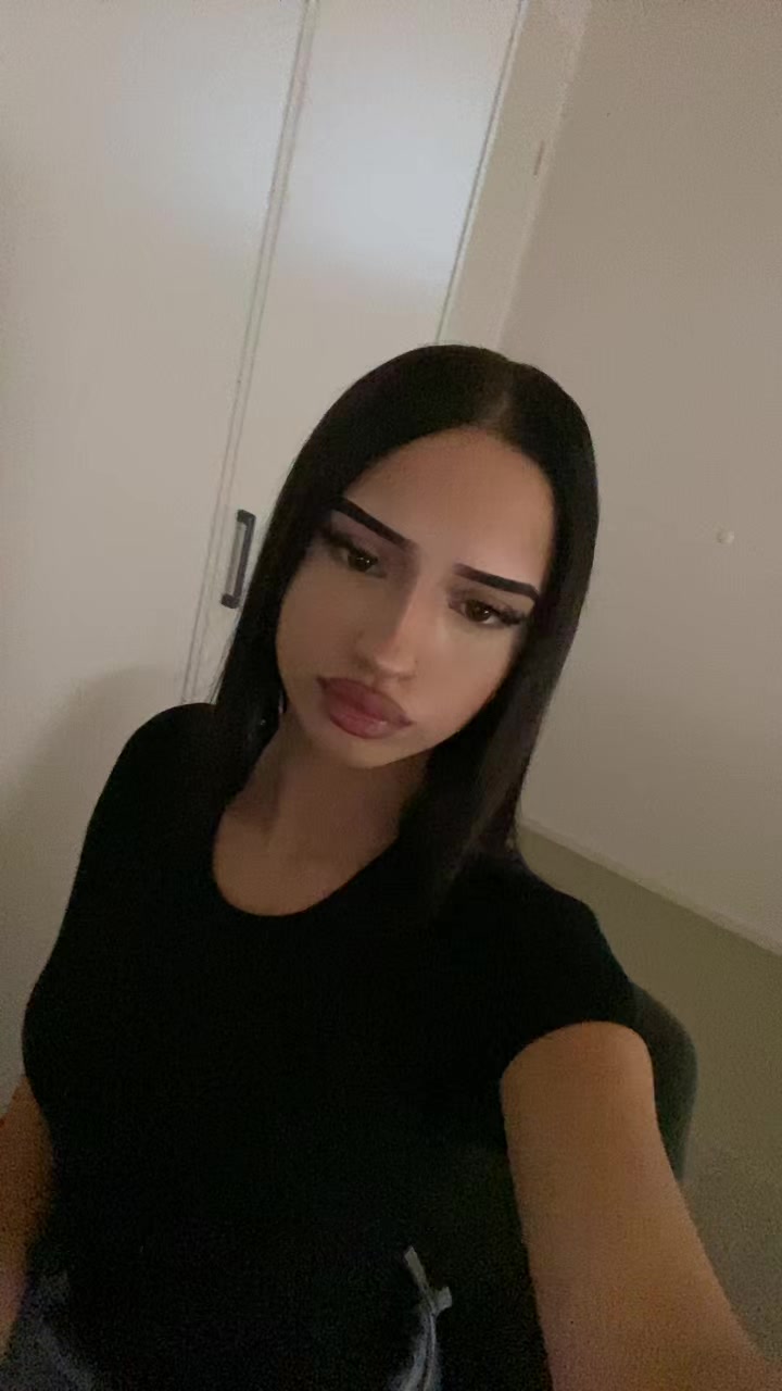 @𝑎𝑛𝑖𝑠𝑎