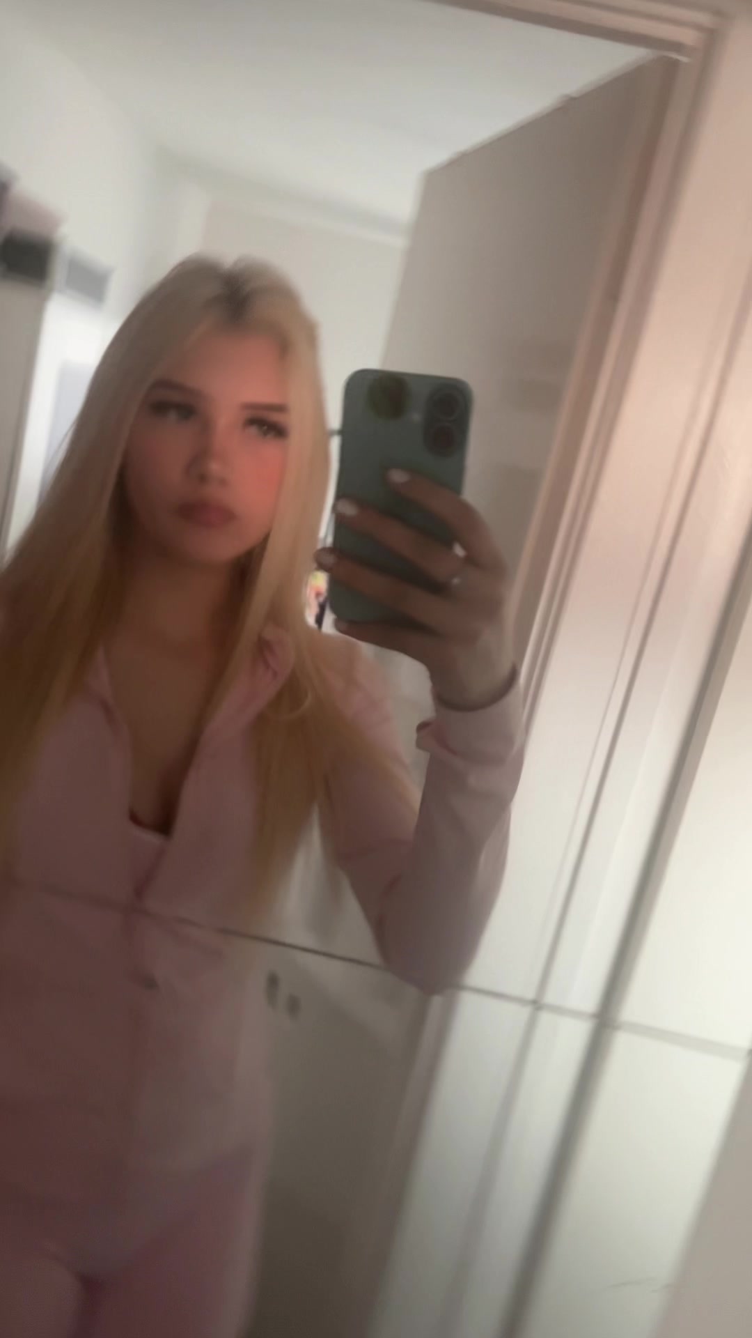 @𝐓𝐀𝐘𝐋𝐎𝐑 🎀