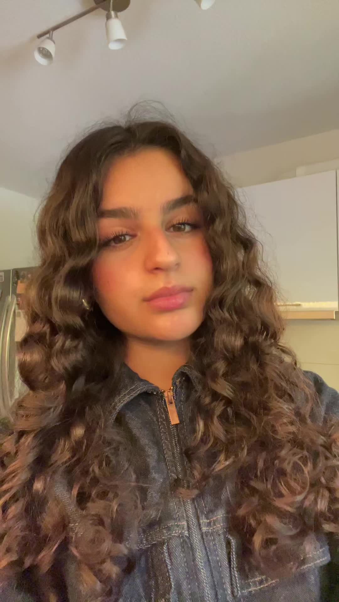 @niusha