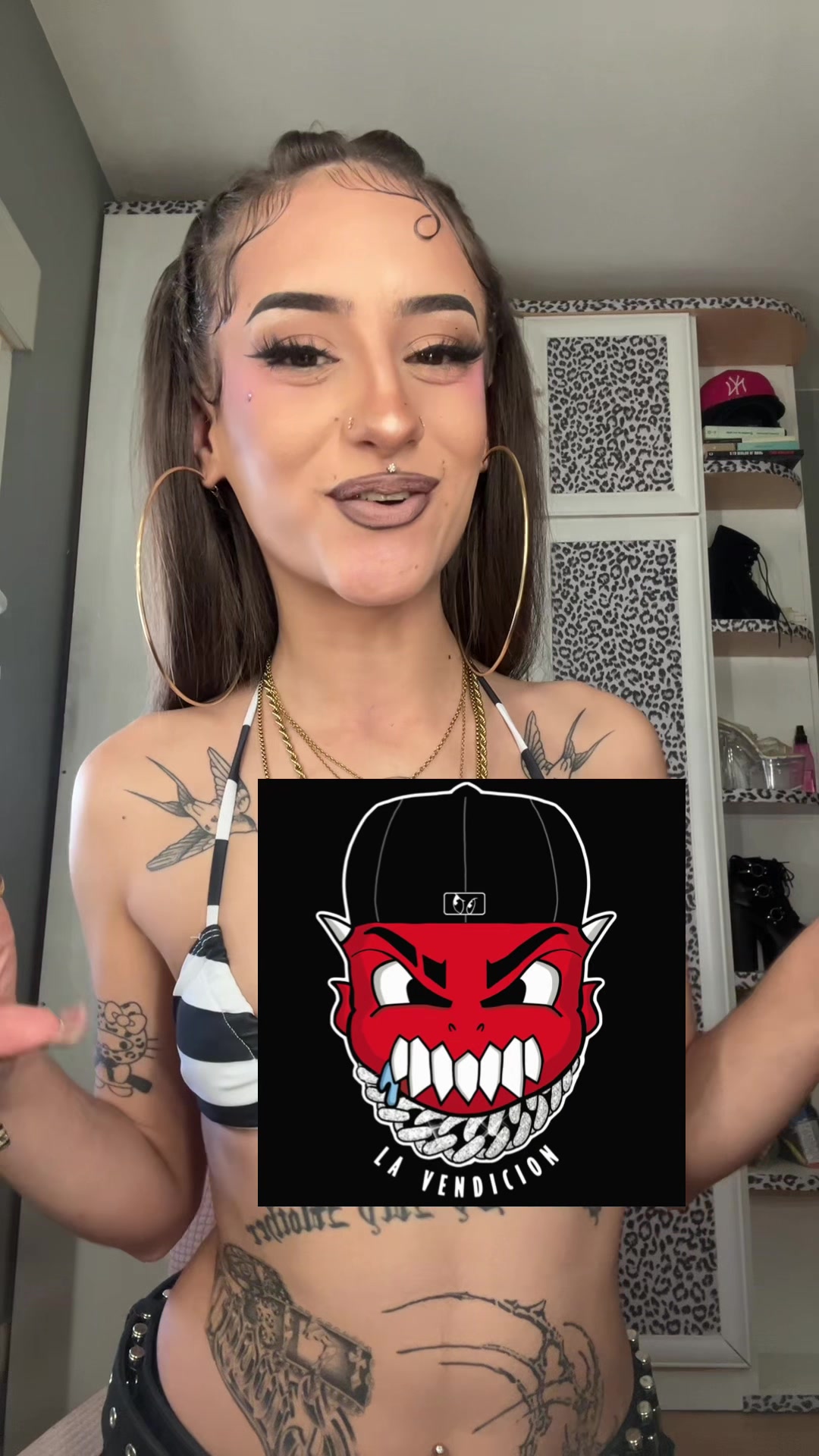 @Lahoeee
