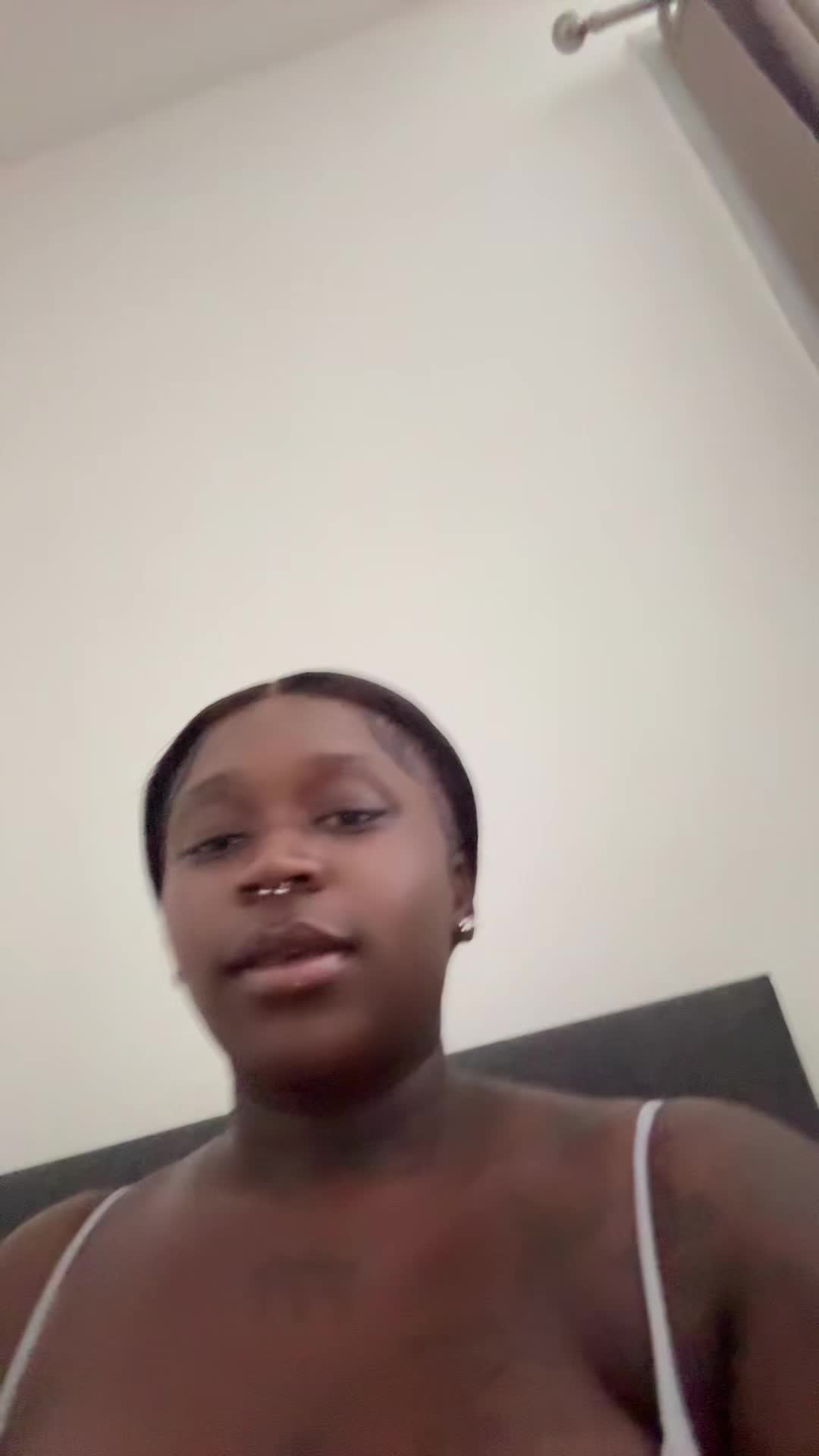 @IAMREIGNDOLLL