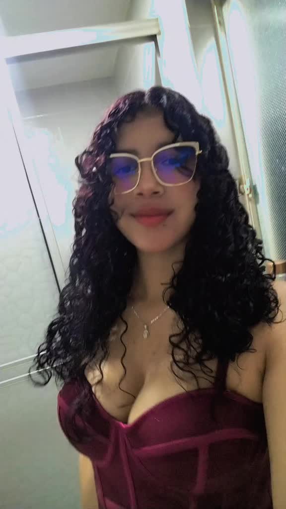 @Mónica🖤.